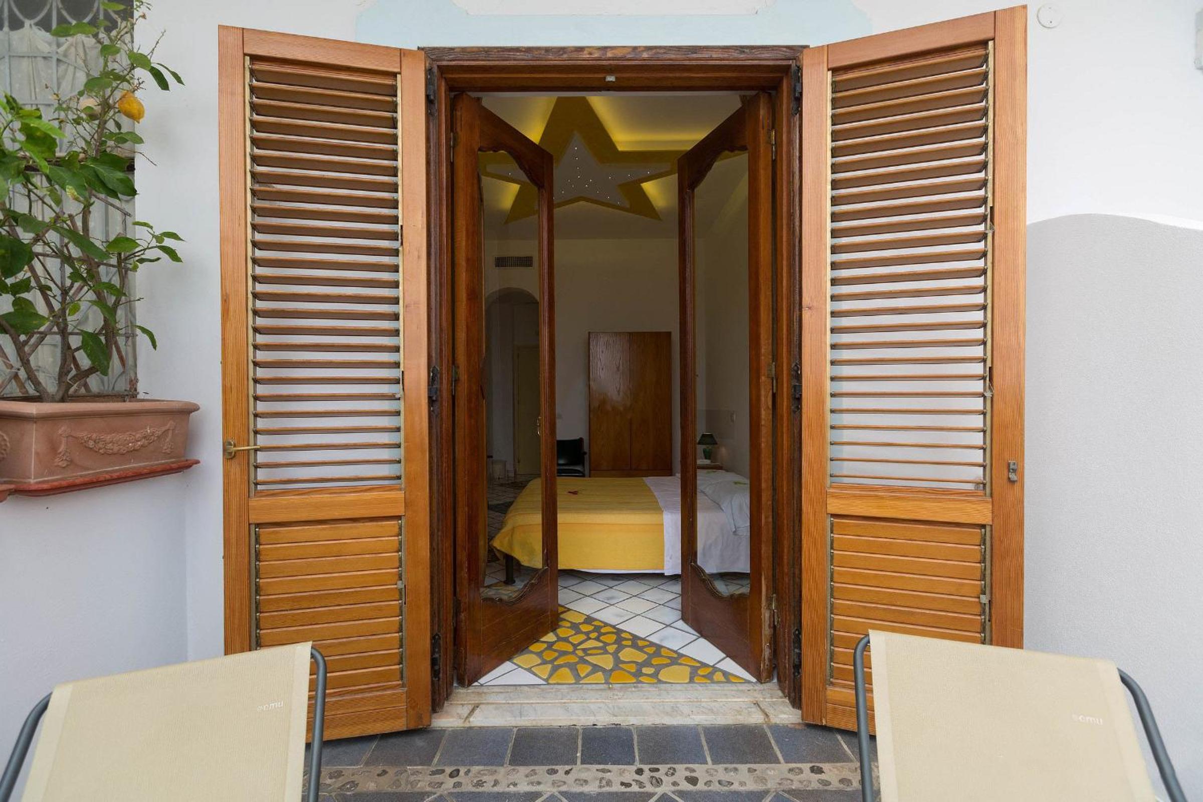 Economy Double Room - Photo 7