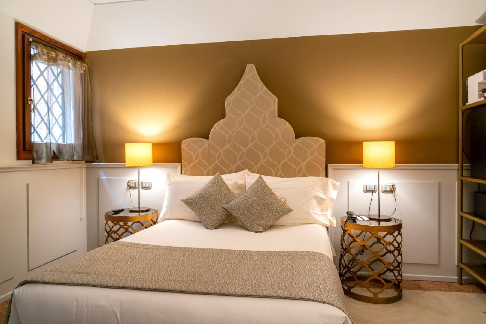 Economy Queen Room