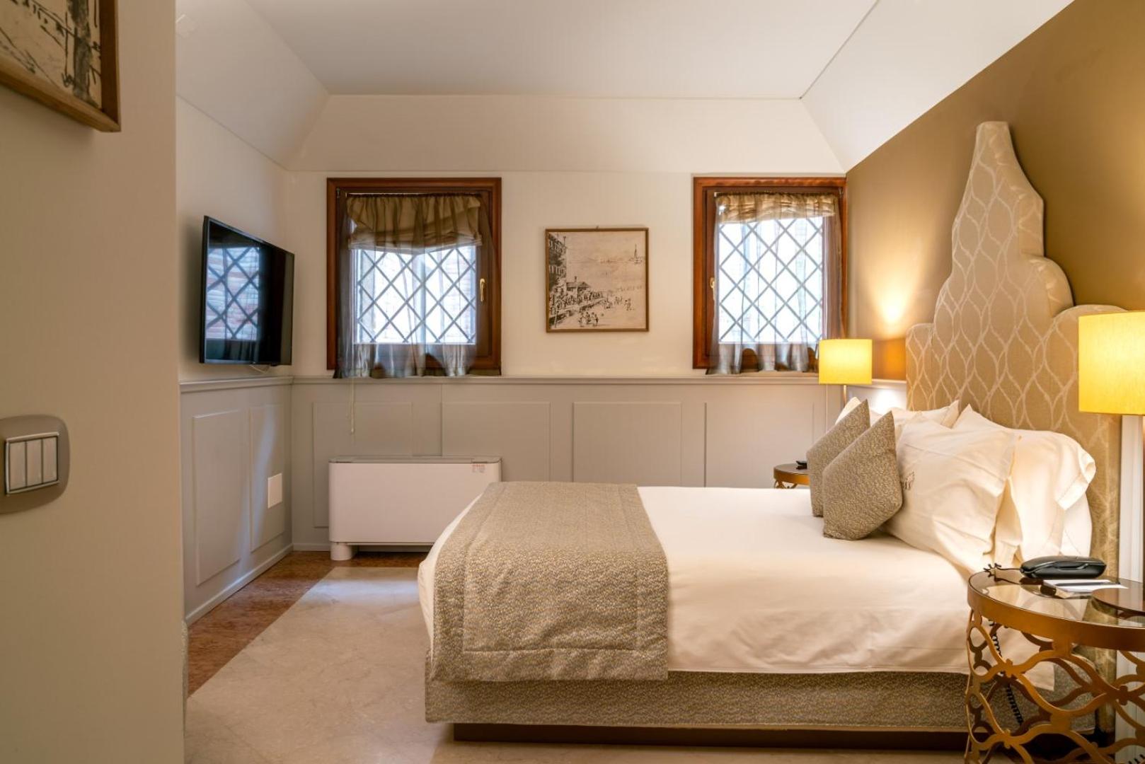 Economy Queen Room