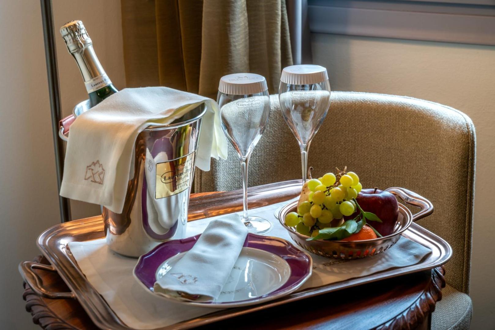 Superior Junior Suite with Canal View