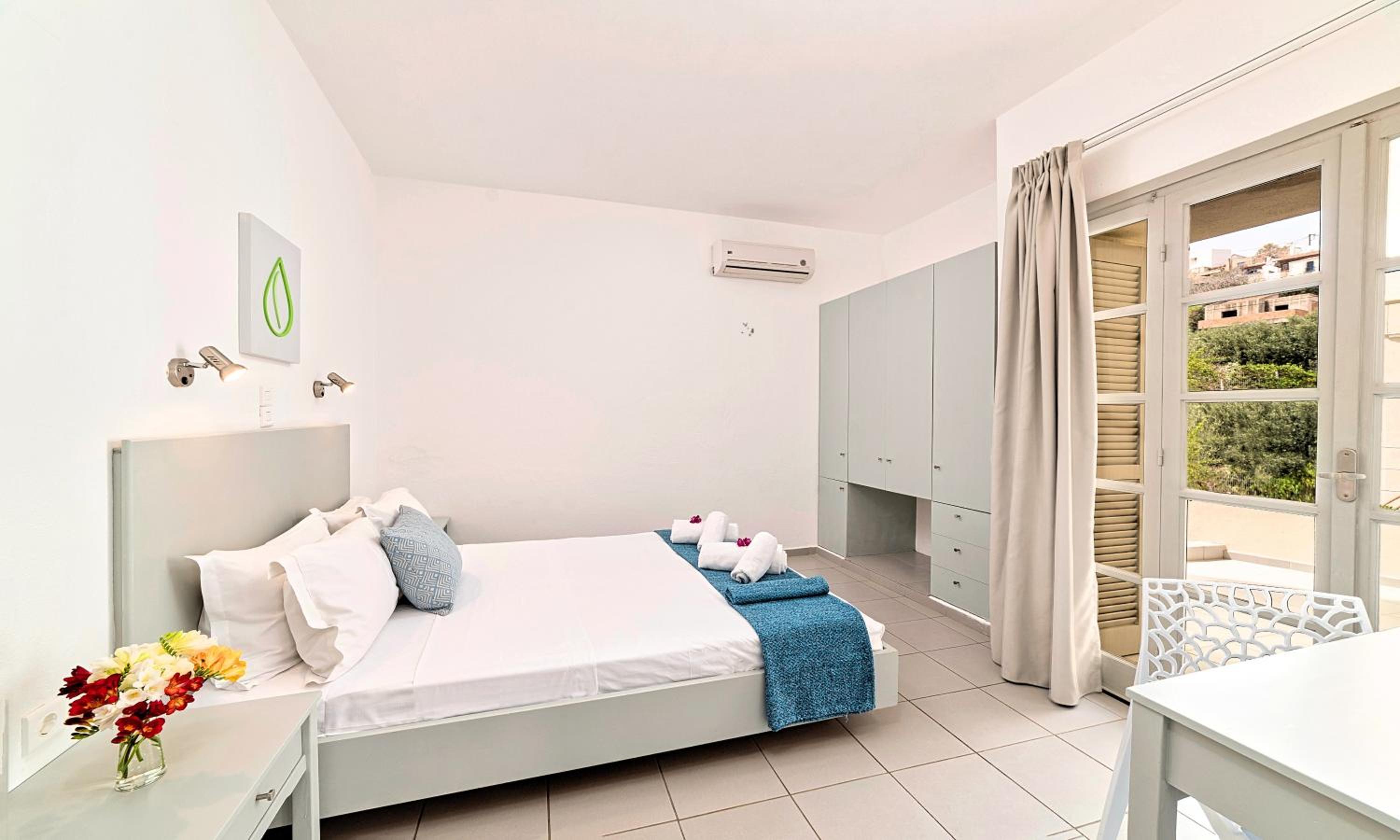 Ground Floor Family Suite with Garden View - Photo 3