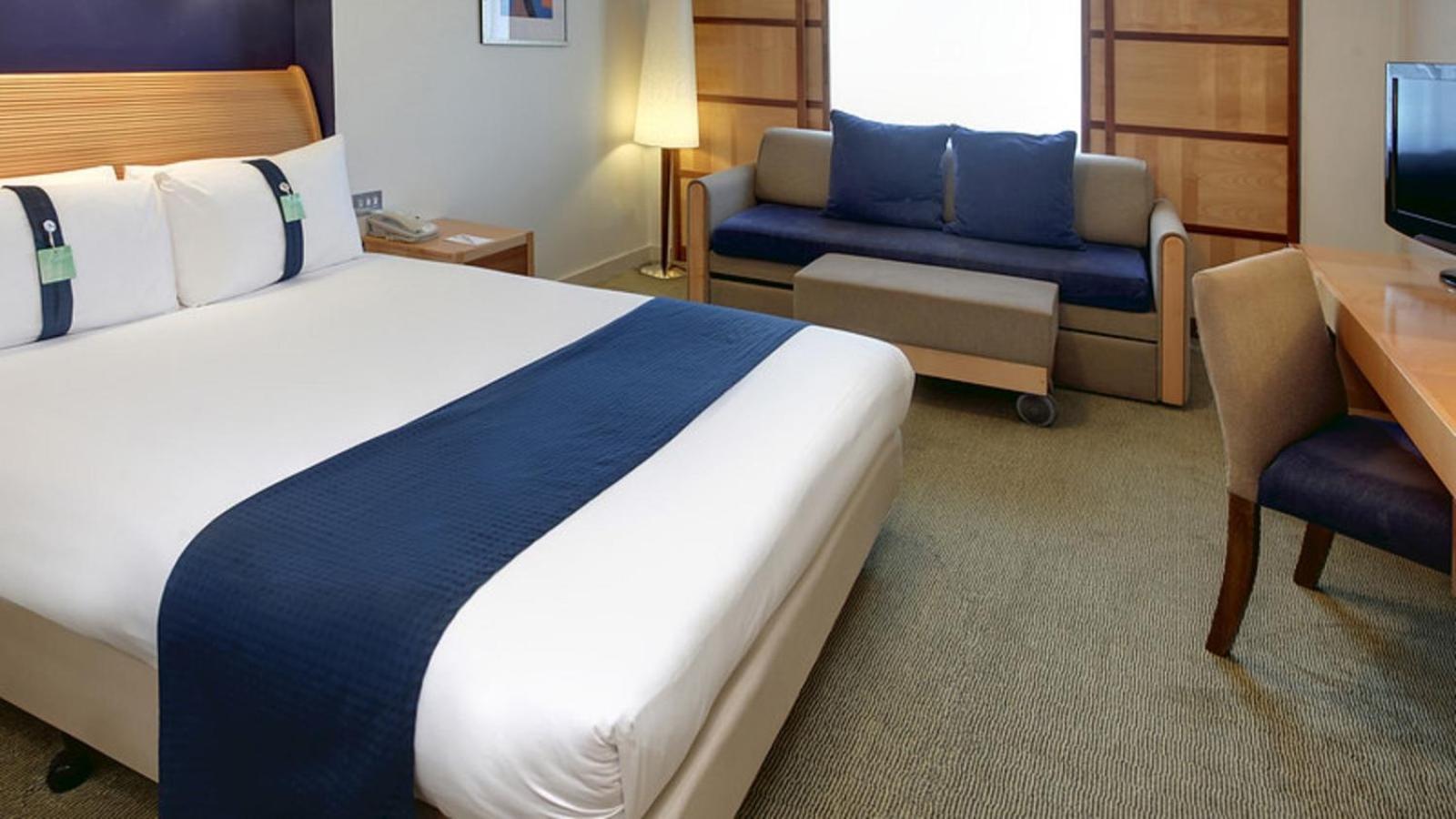 Standard Double Room with Single Sofa Bed - Photo 6