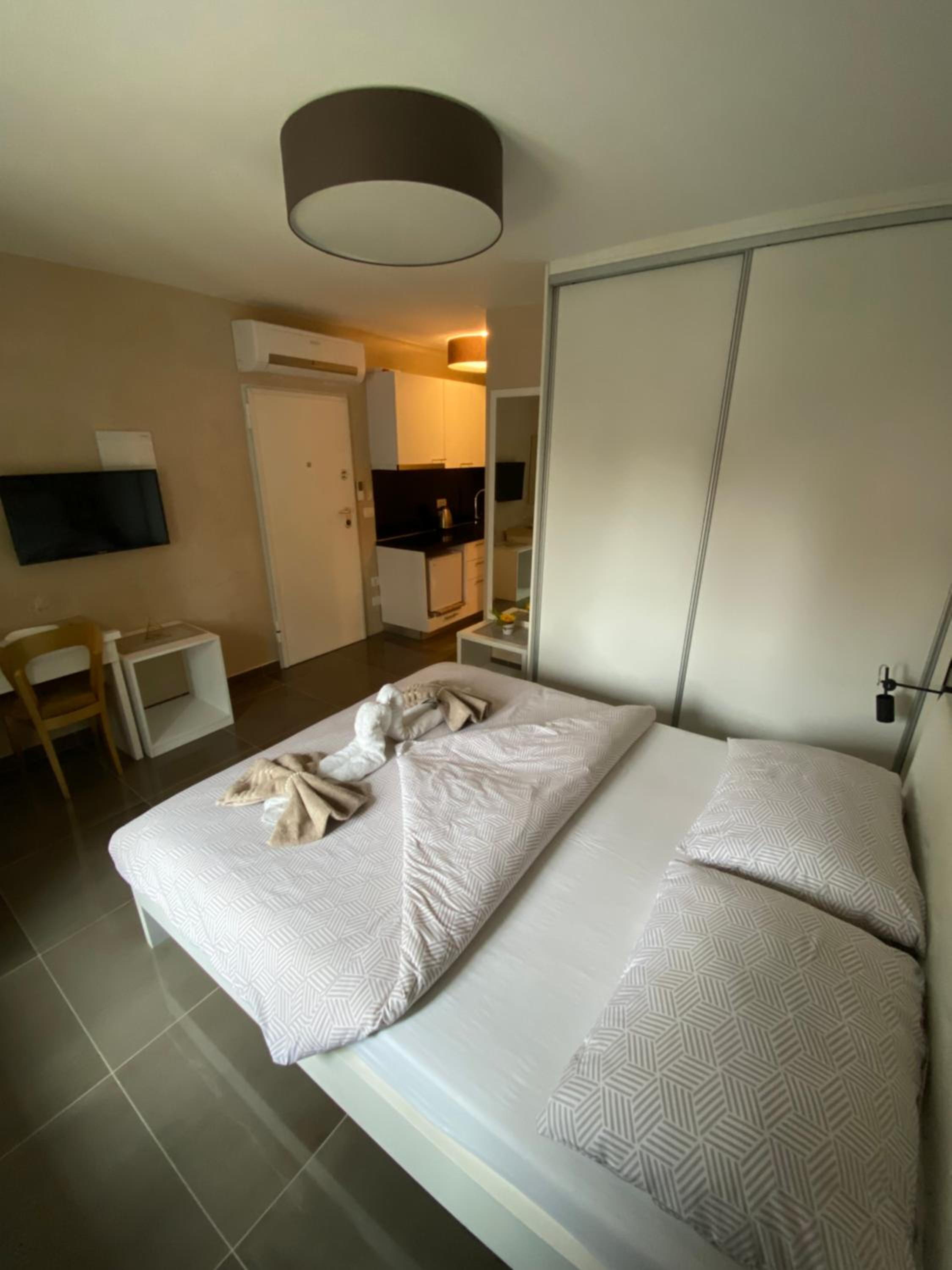 Studio Apartment photo 3