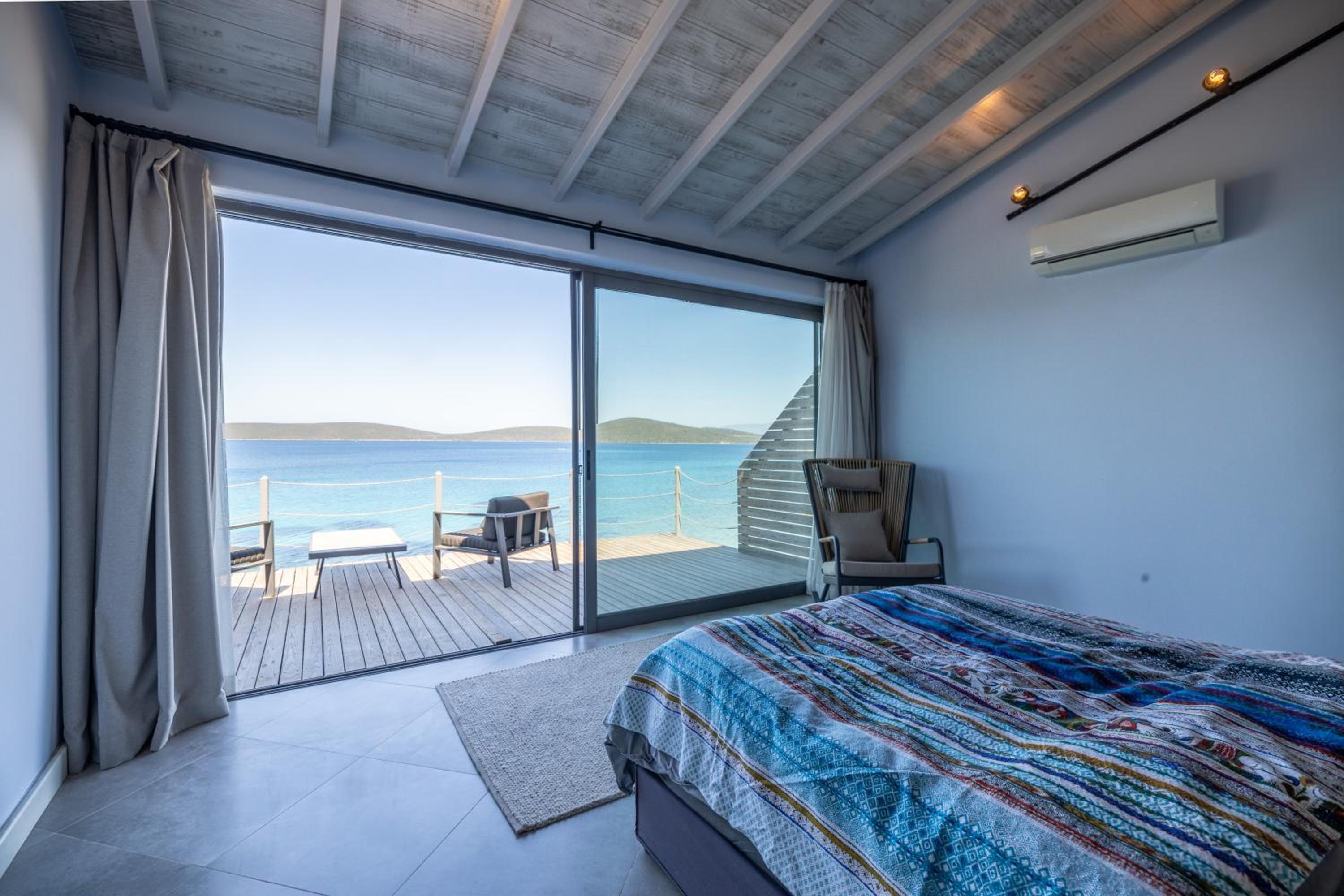 Villa - Beach Front - Photo 53