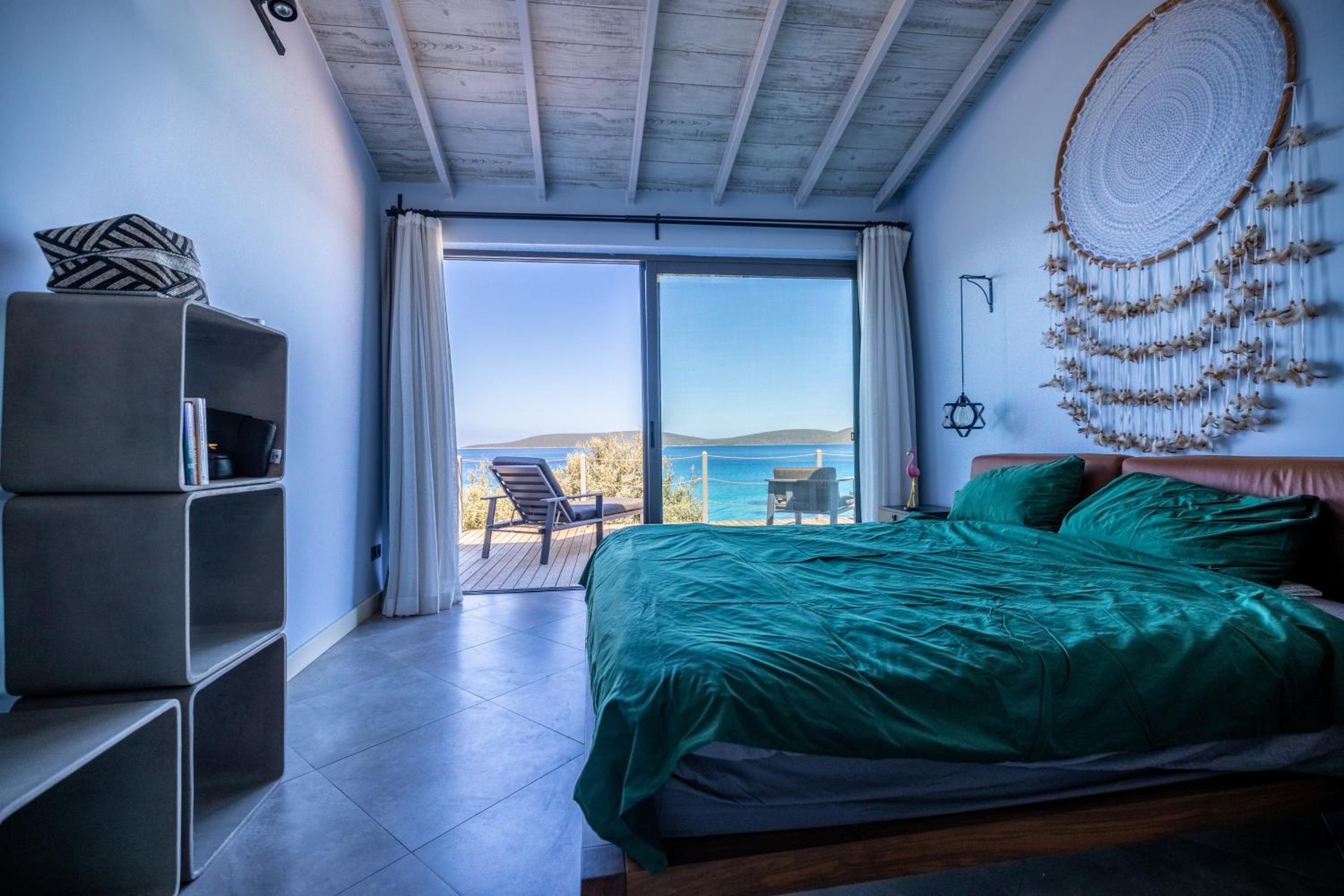 Villa - Beach Front - Photo 52