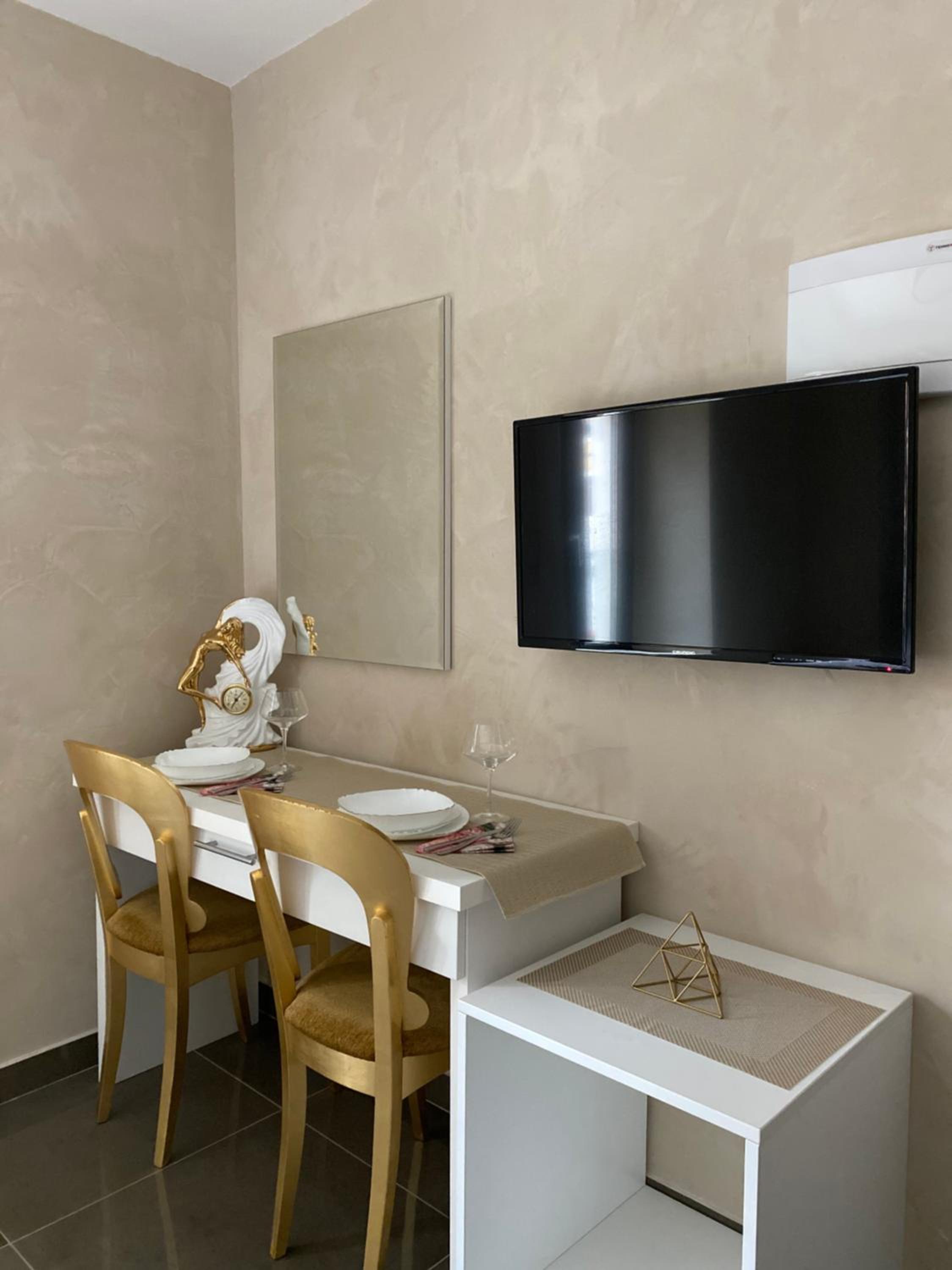 Studio Apartment photo 2