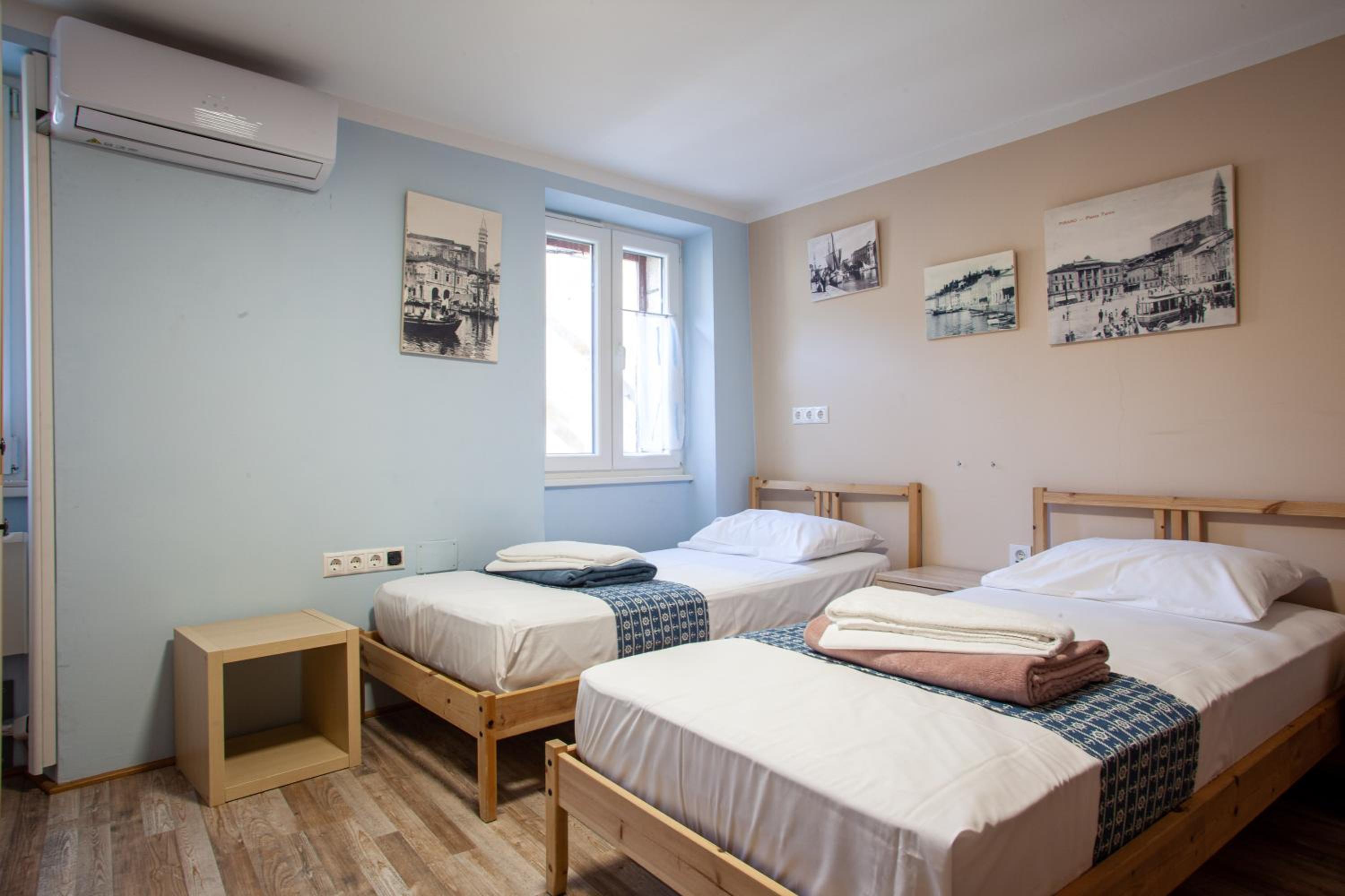 Quadruple Room with Shared Bathroom photo 3