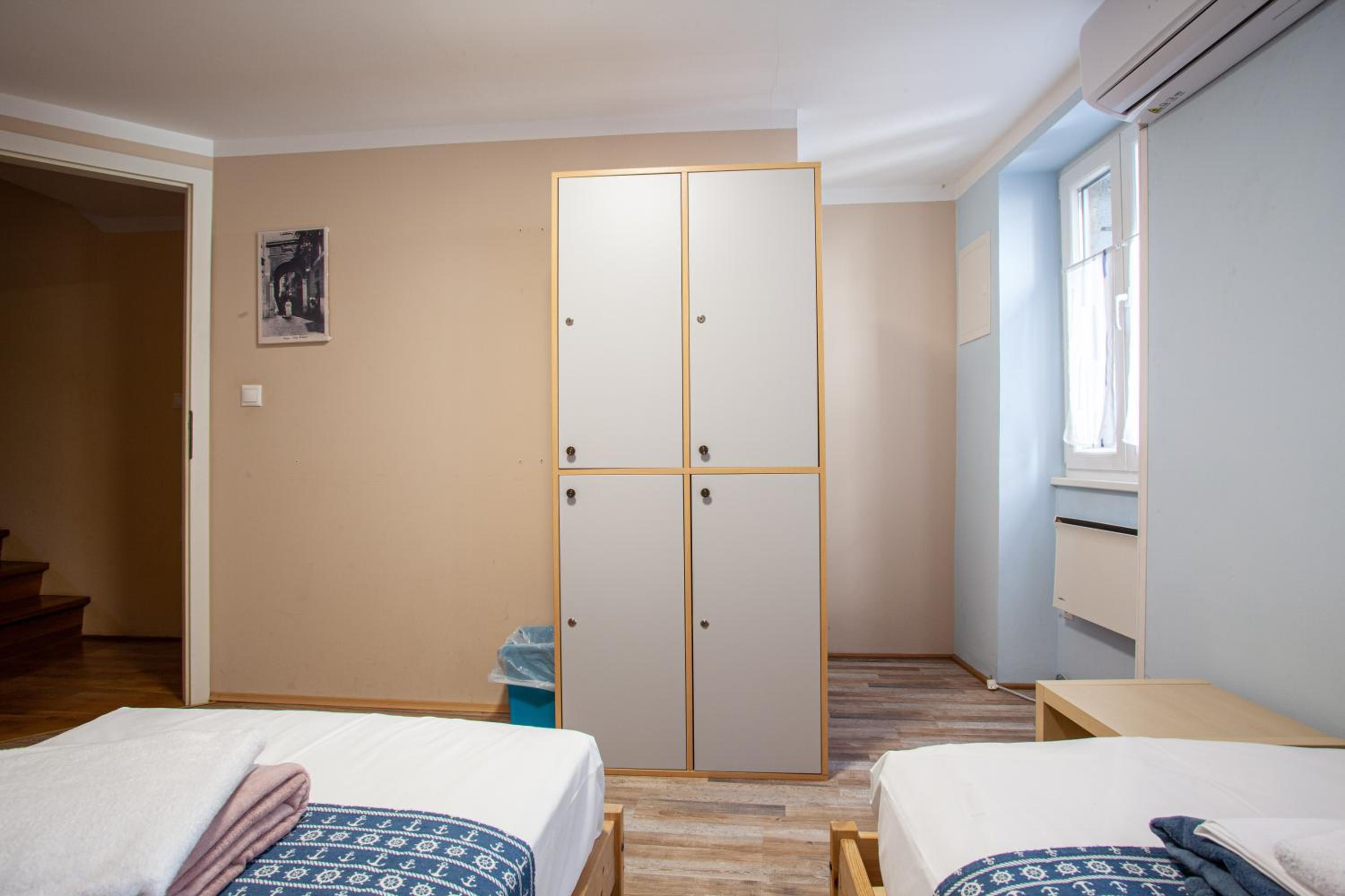 Bunk Bed in Mixed Dormitory Room photo 2