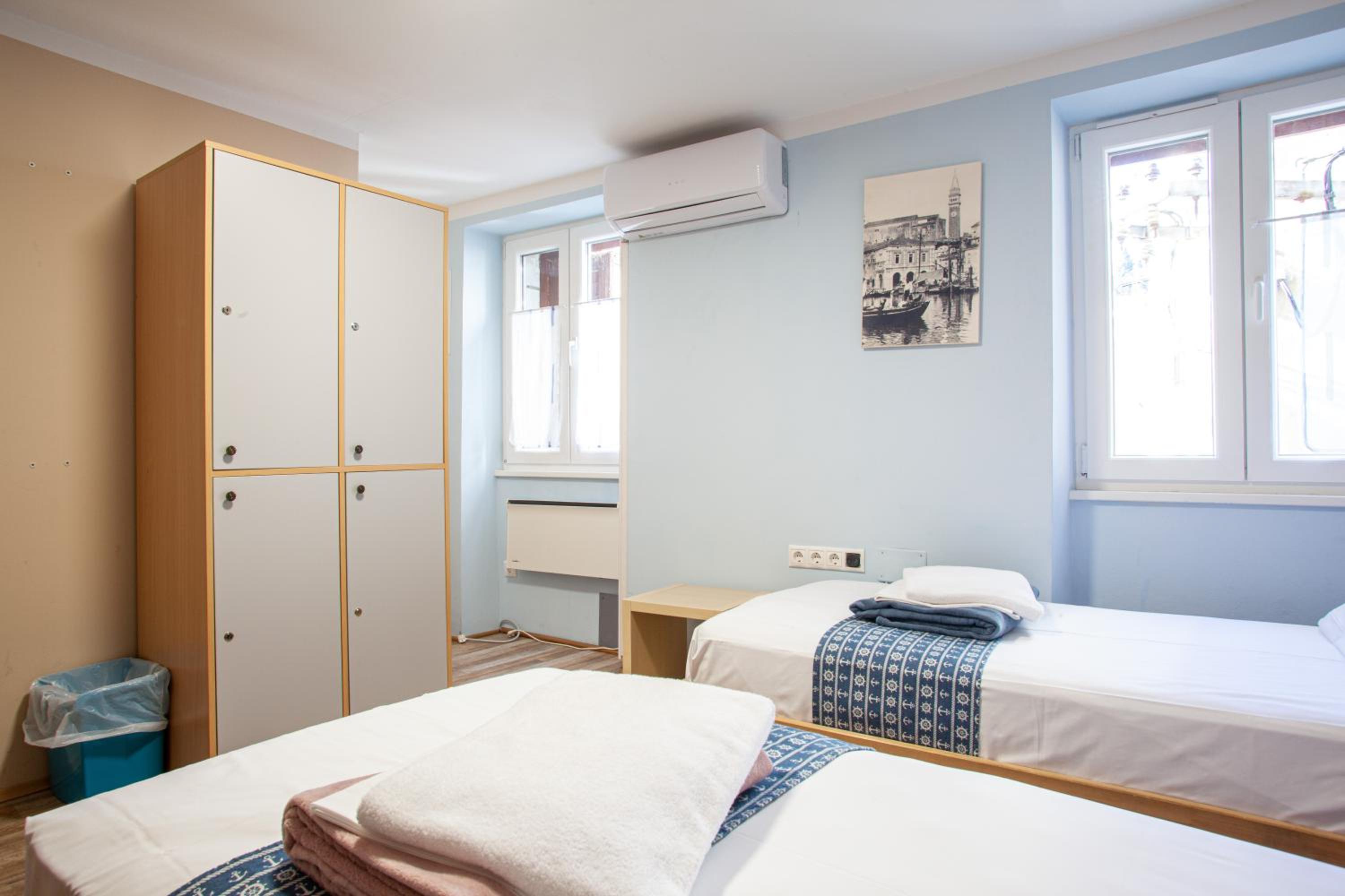 Bed in 4-Bed Mixed Dormitory Room photo 2