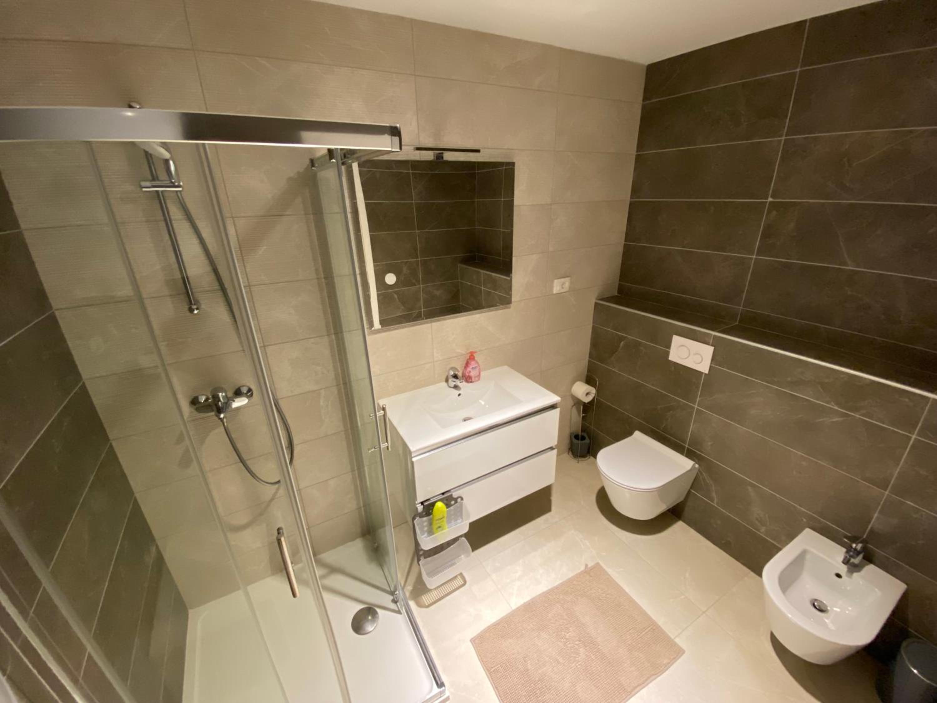 One-Bedroom Apartment - Photo 6