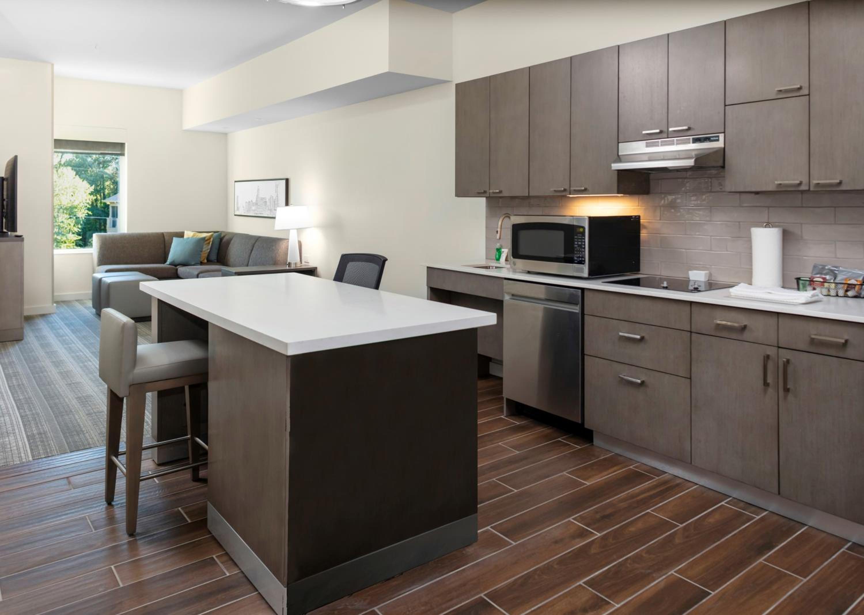 King Studio Suite with Kitchen and Sofa Bed - Photo 2