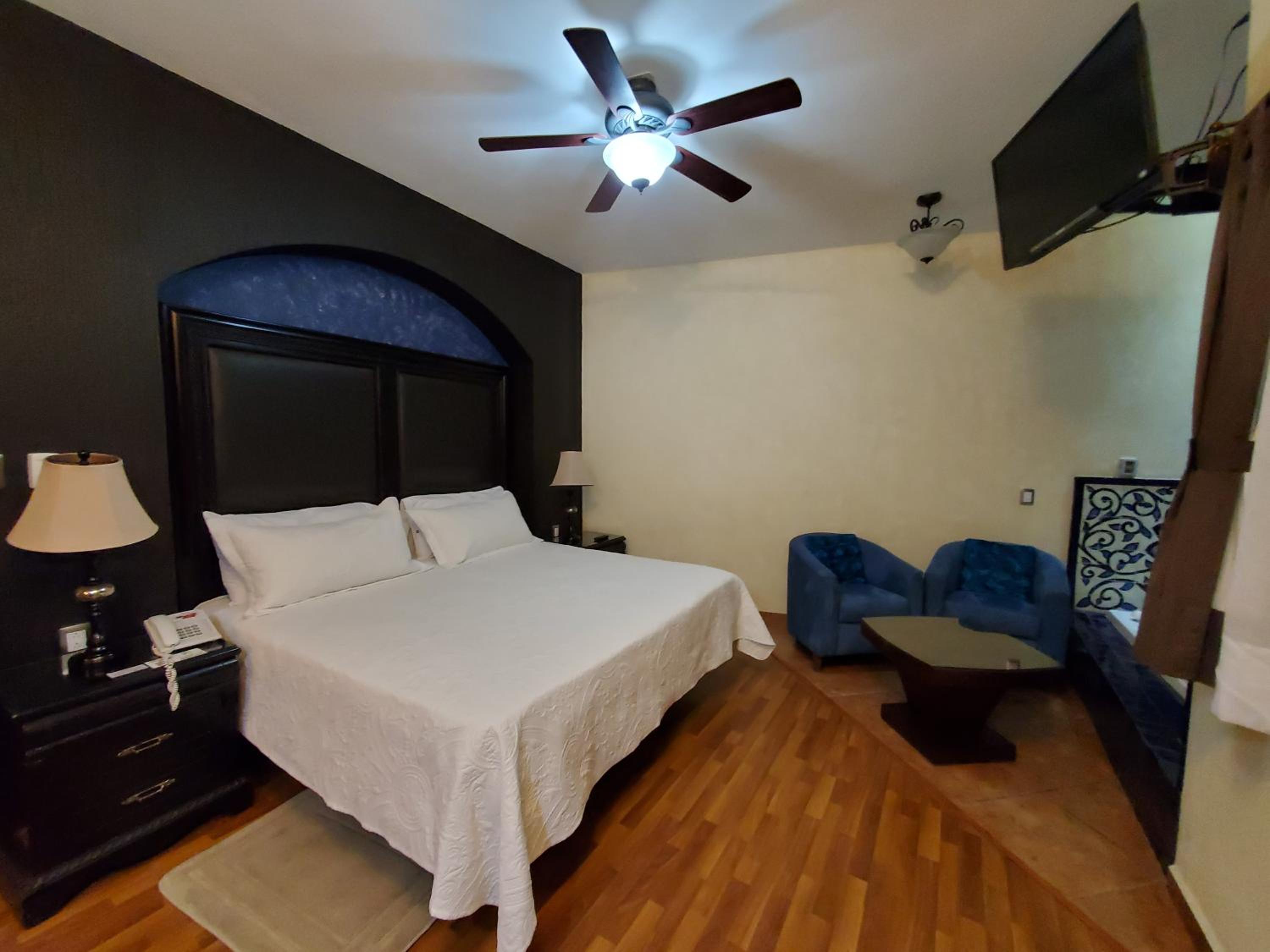 Deluxe Suite - Photo 3