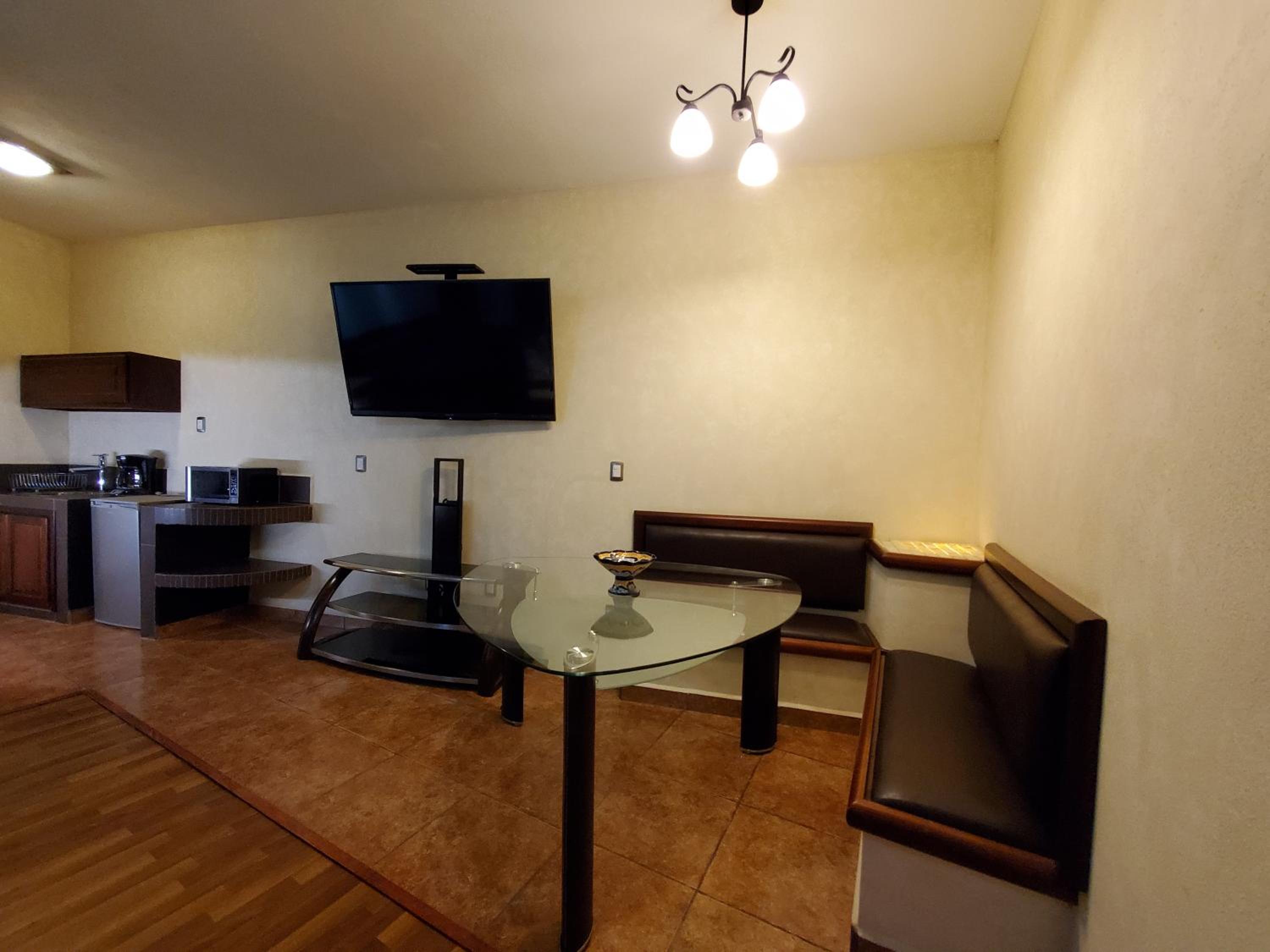 Deluxe Suite - Photo 5