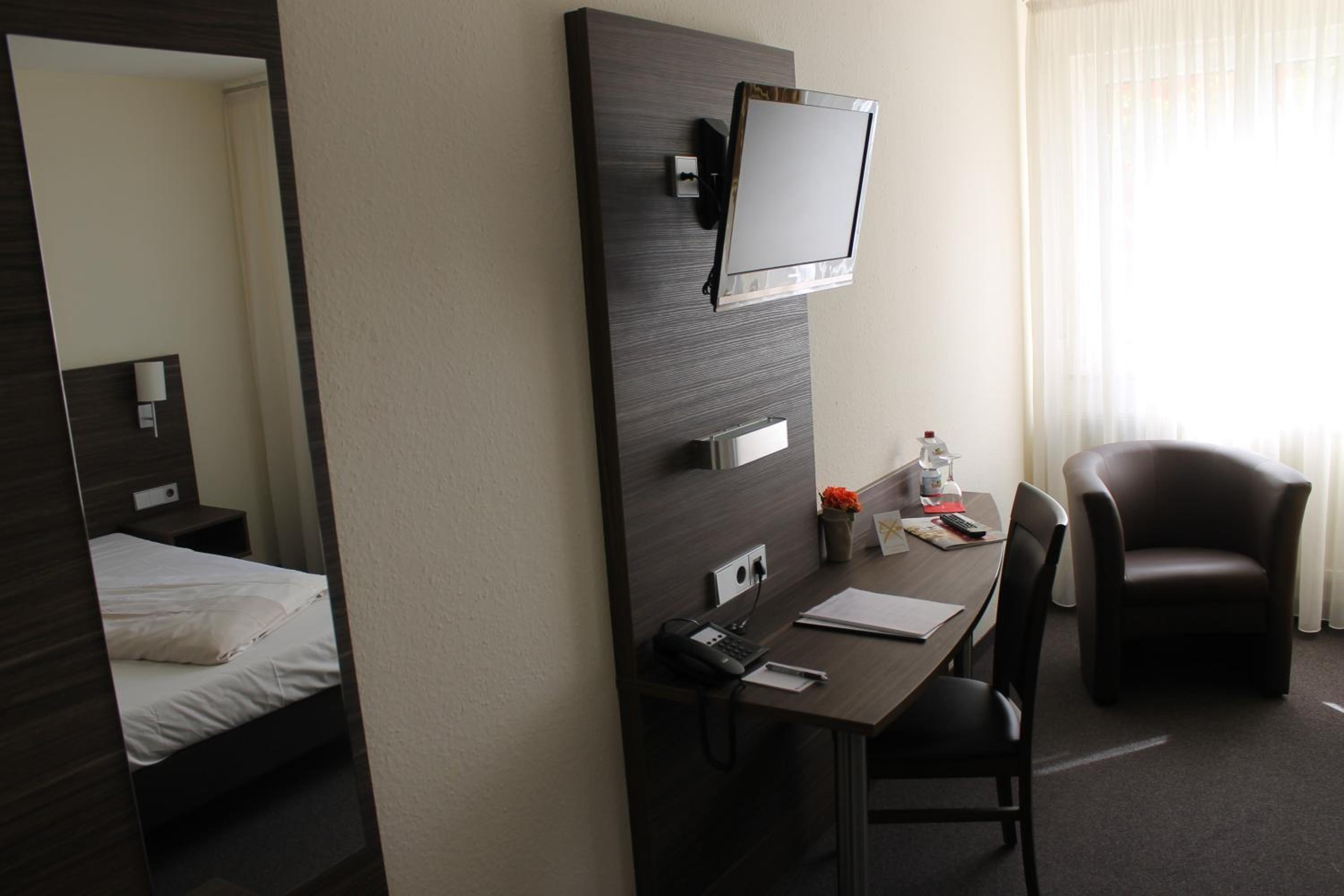 Single Room photo 3