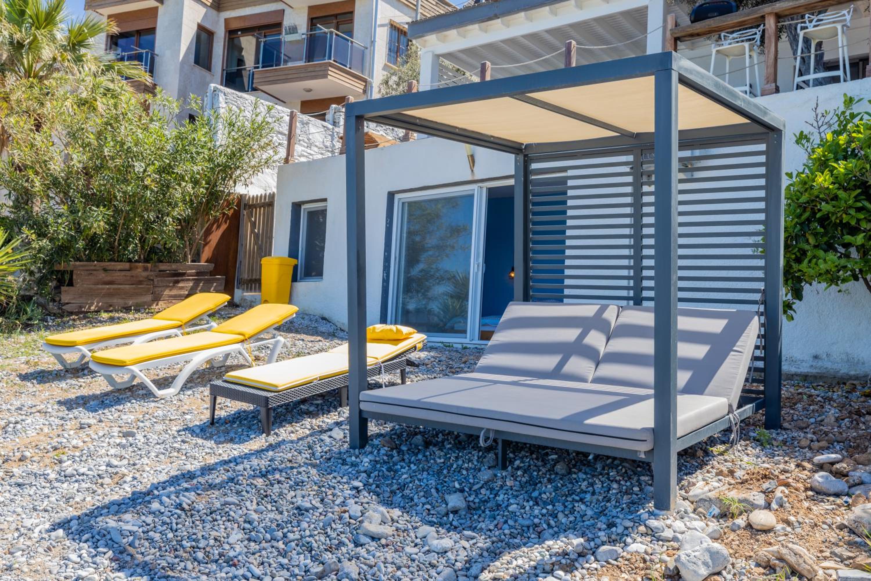 Villa - Beach Front - Photo 6