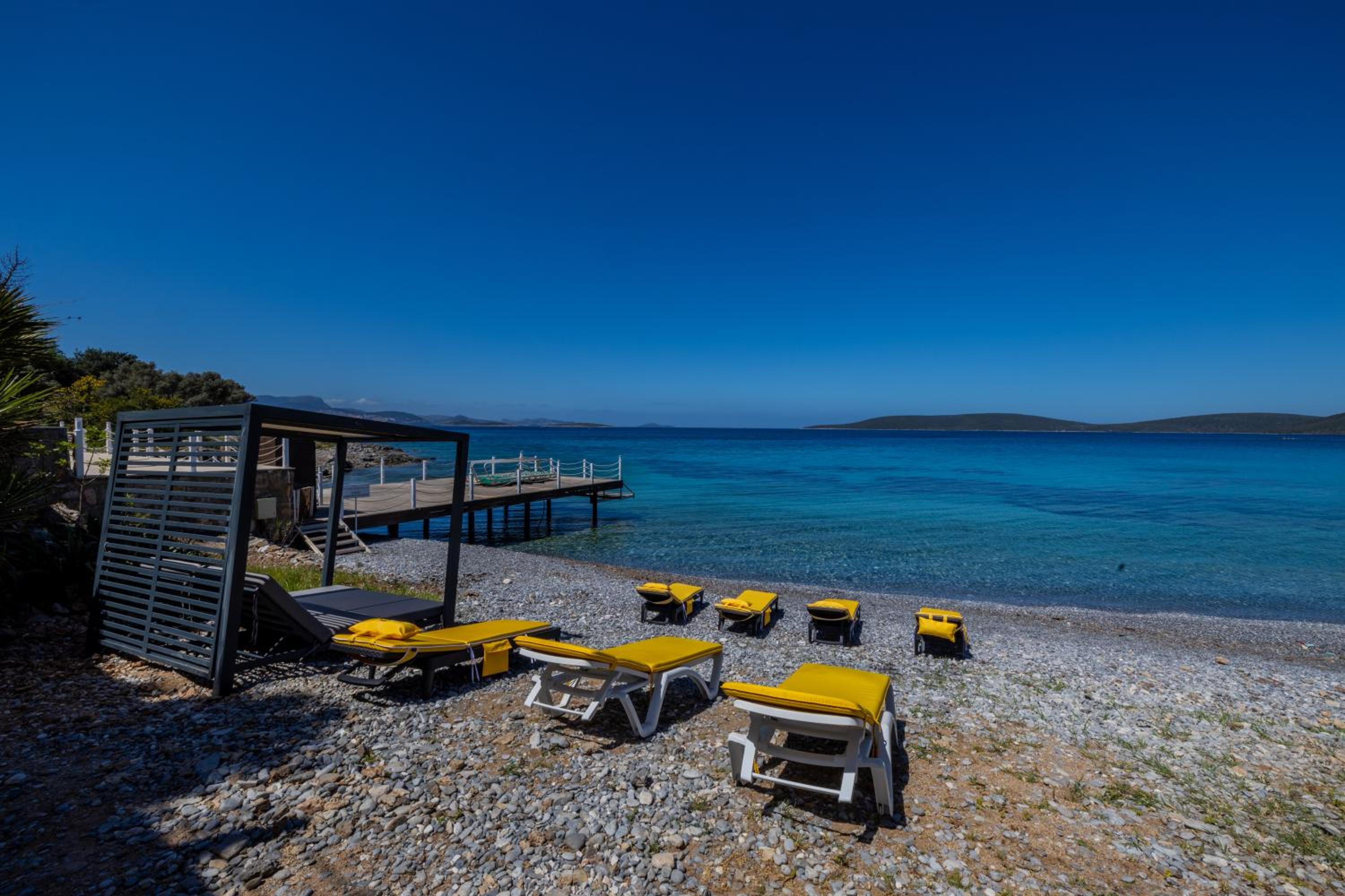 Villa - Beach Front - Photo 5