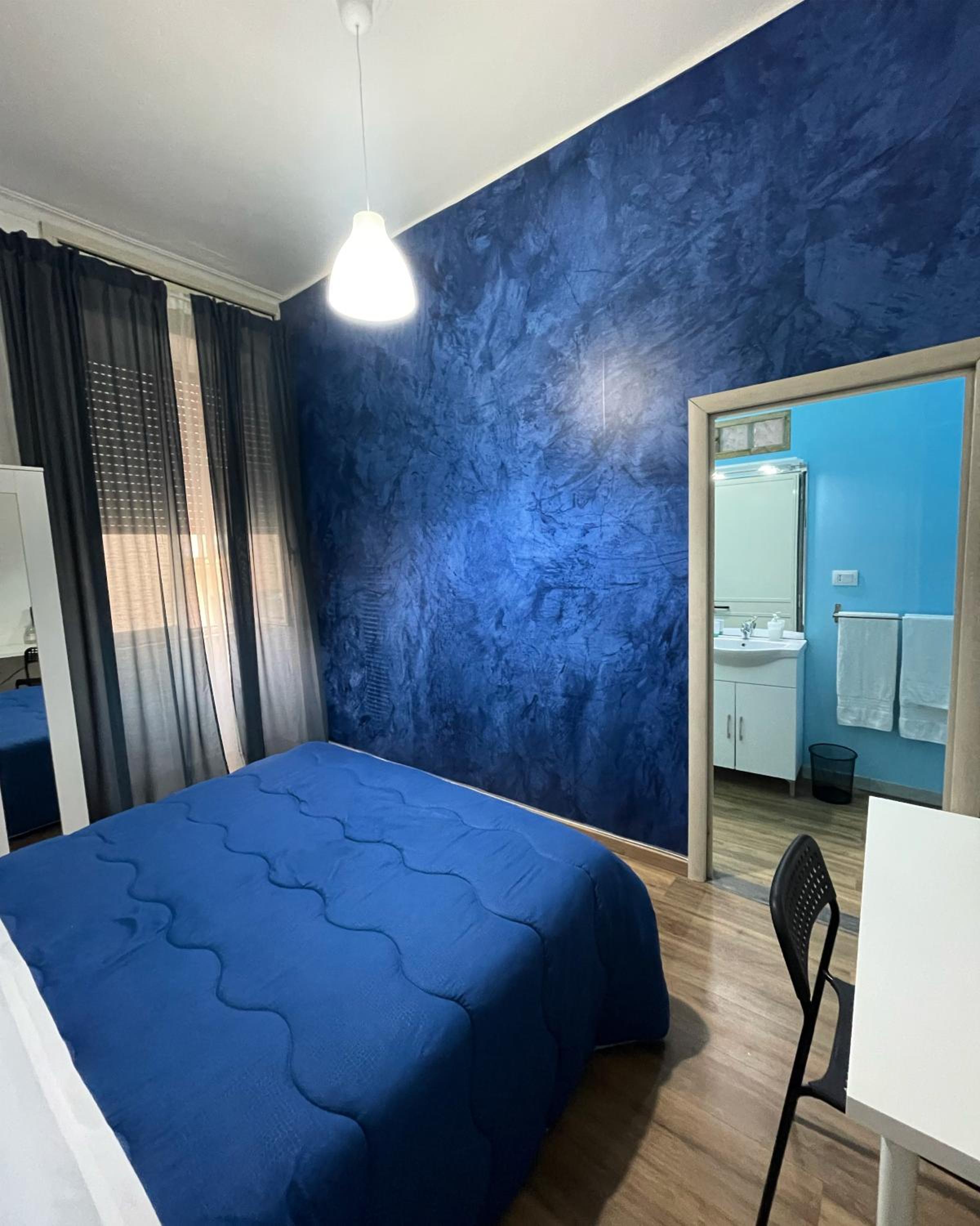Double Room with Private Bathroom - Photo 7