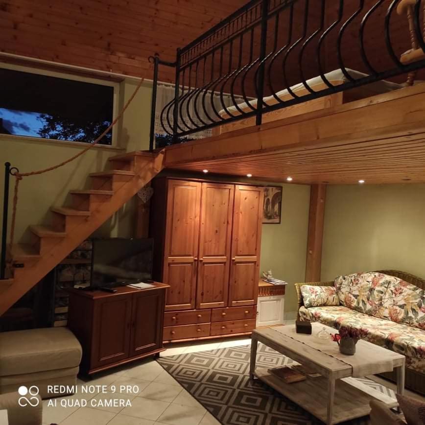 Apartment - Split Level photo 2