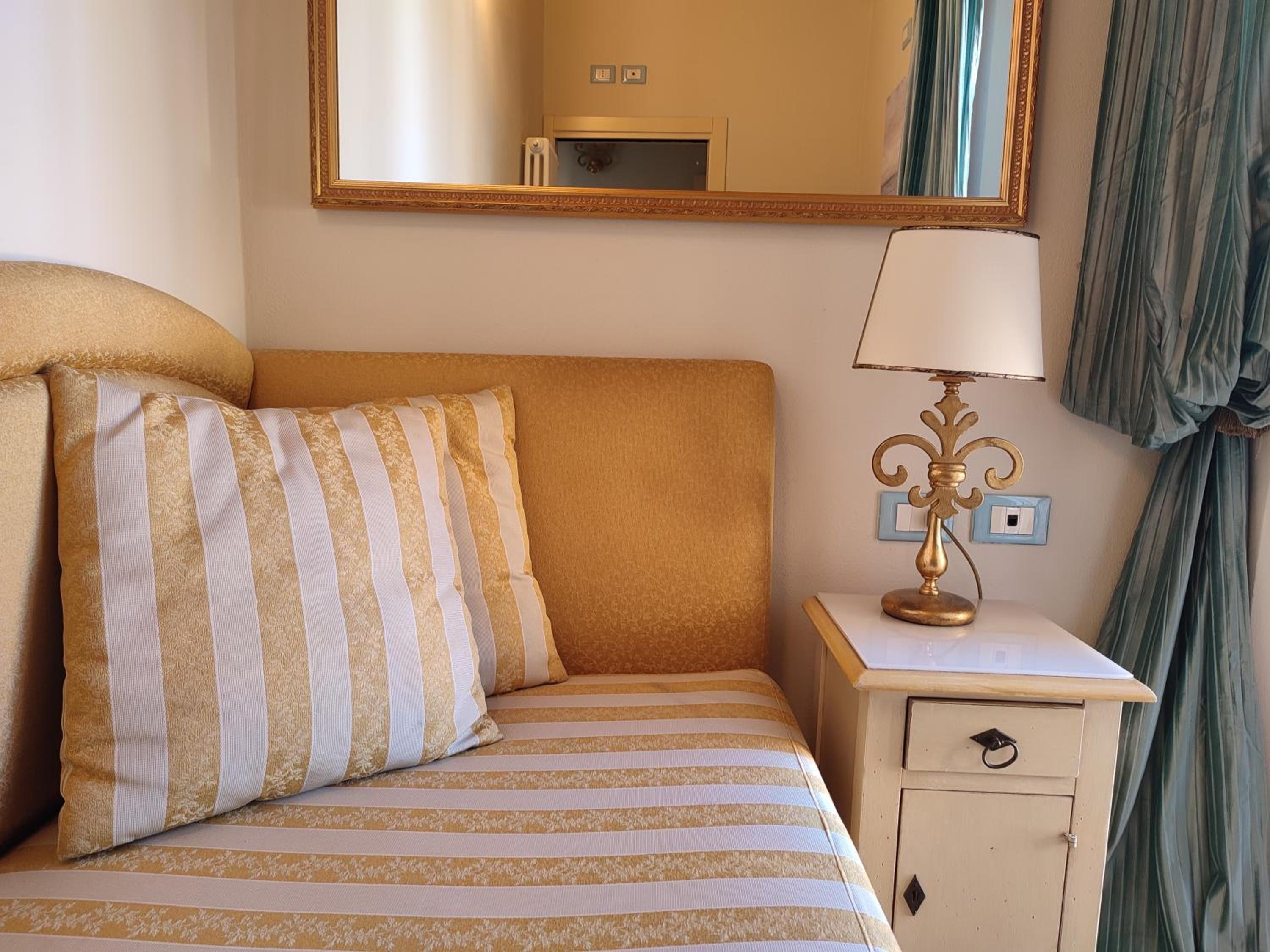 Double Room with Balcony photo 2