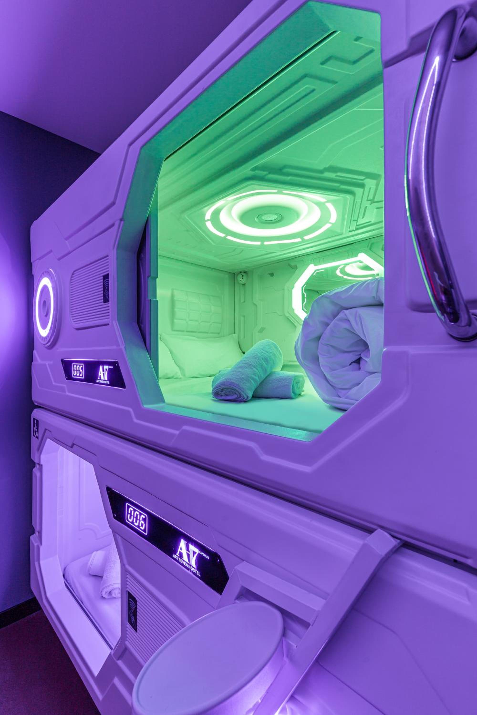 Private capsule room four doubles - Photo 8