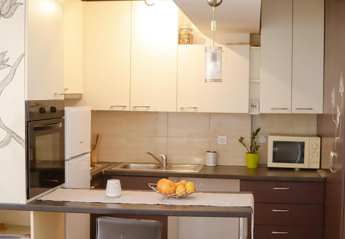 Two-Bedroom Apartment - Photo 7