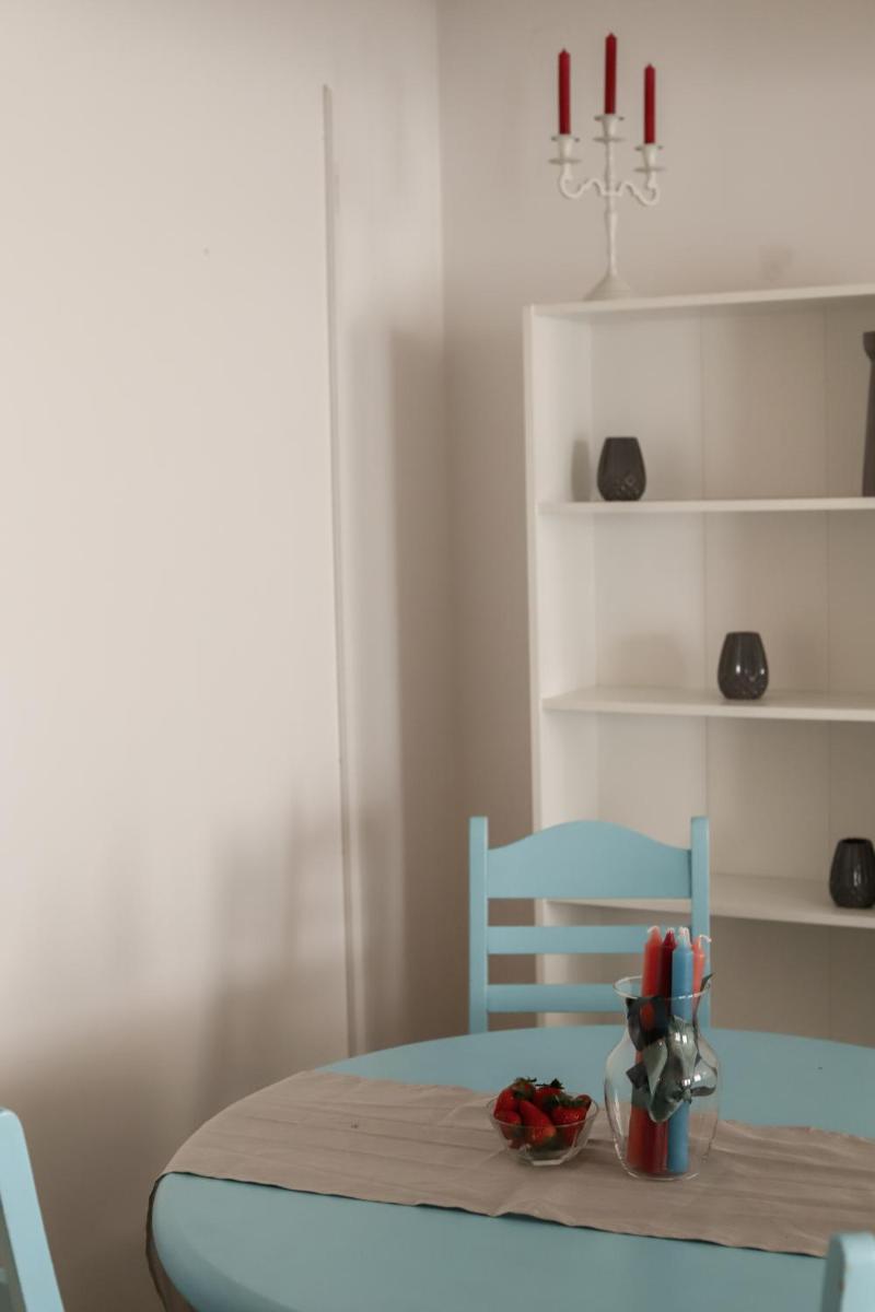 Two-Bedroom Apartment - Photo 9