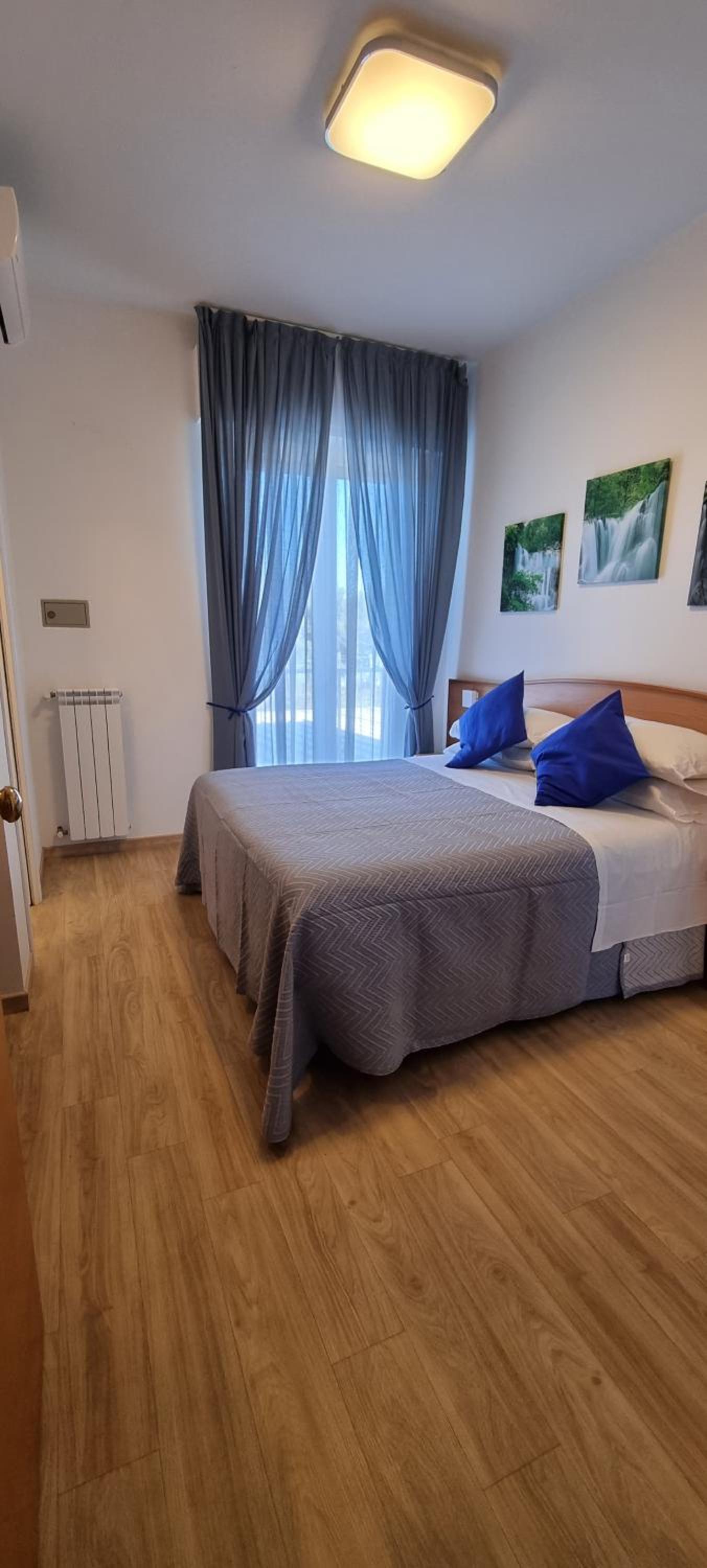 Double Room with Balcony - Photo 19