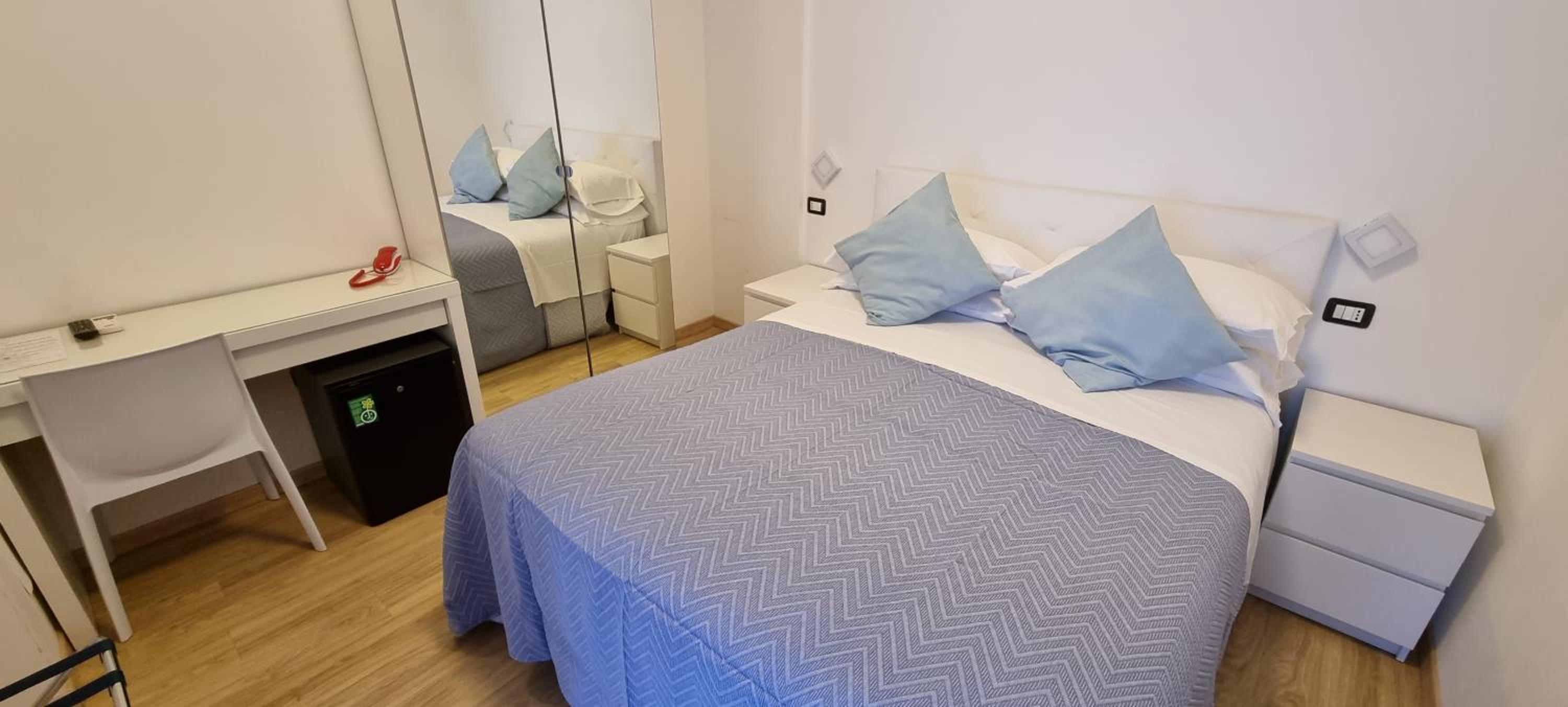 Double Room with Balcony - Photo 41