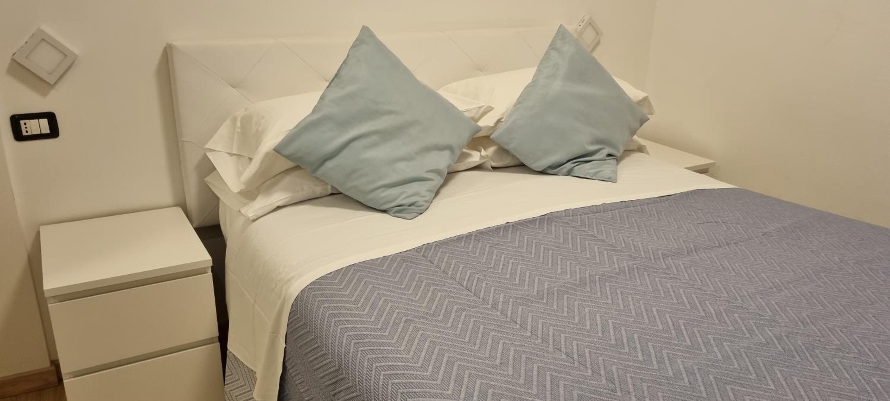 Double Room with Balcony - Photo 35