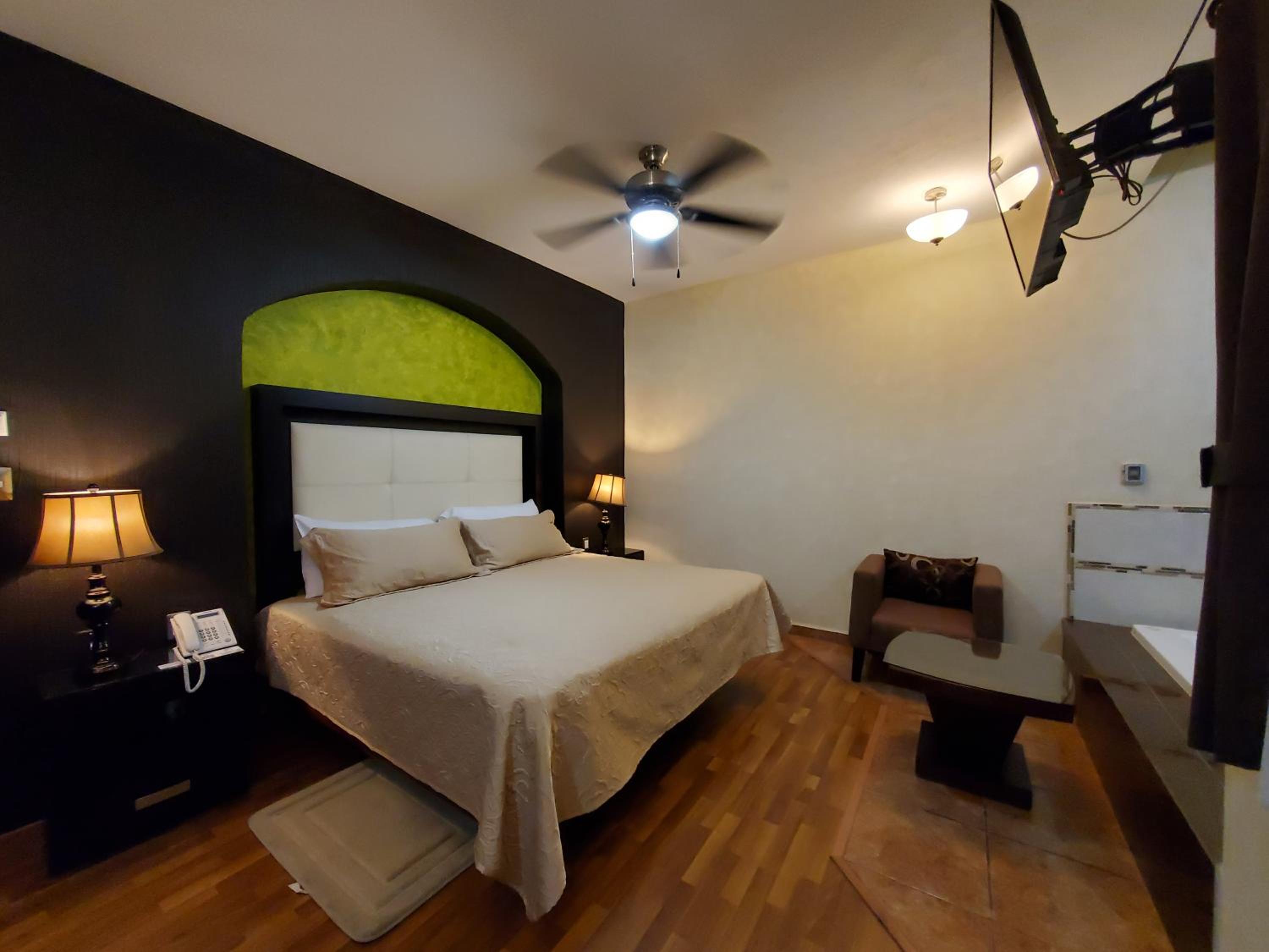 Master Suite - Photo 2