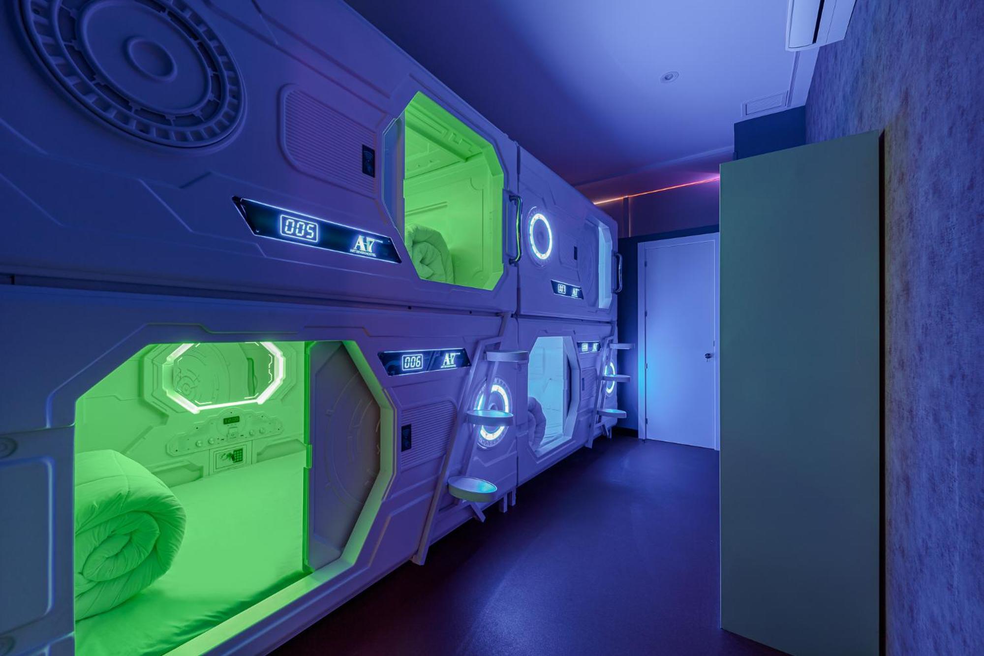 Private capsule room four doubles - Photo 1