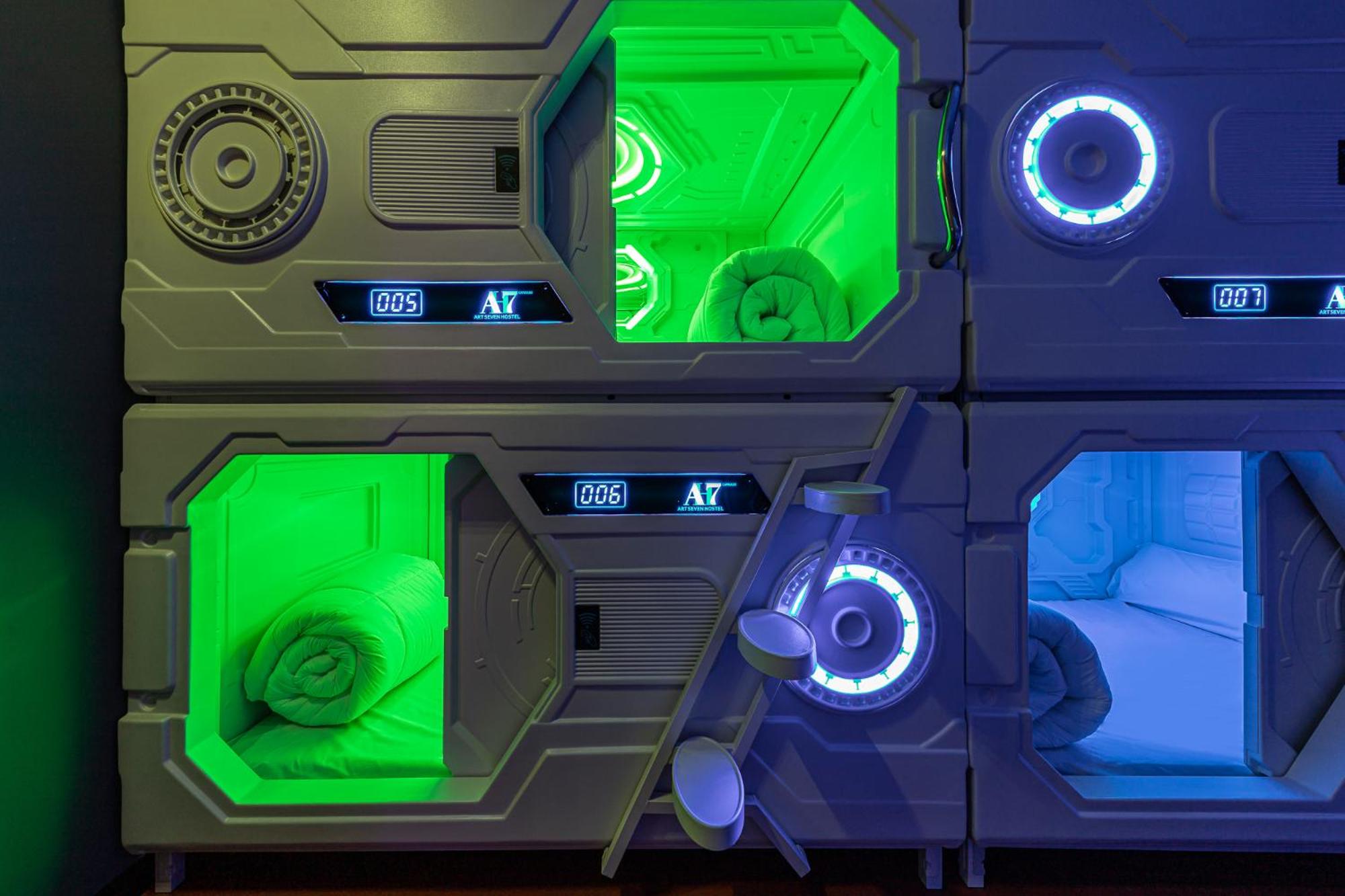 Private capsule room four doubles - Photo 4