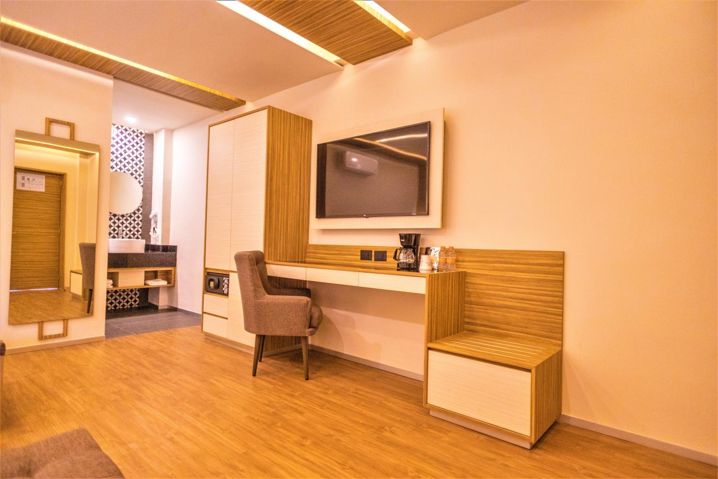 Standard Double Room with Two Double Beds - Photo 21