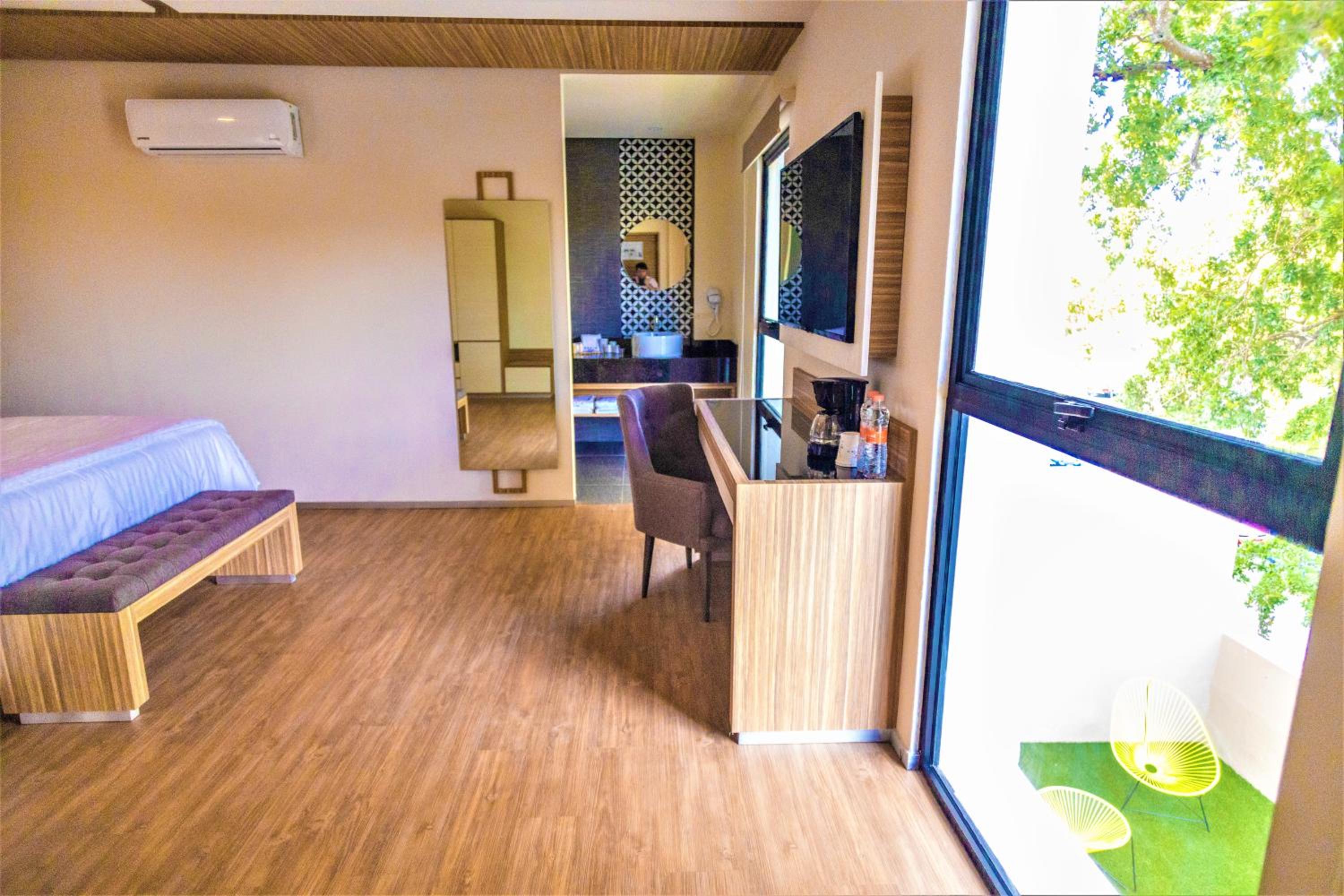 Suite with Terrace - Photo 4