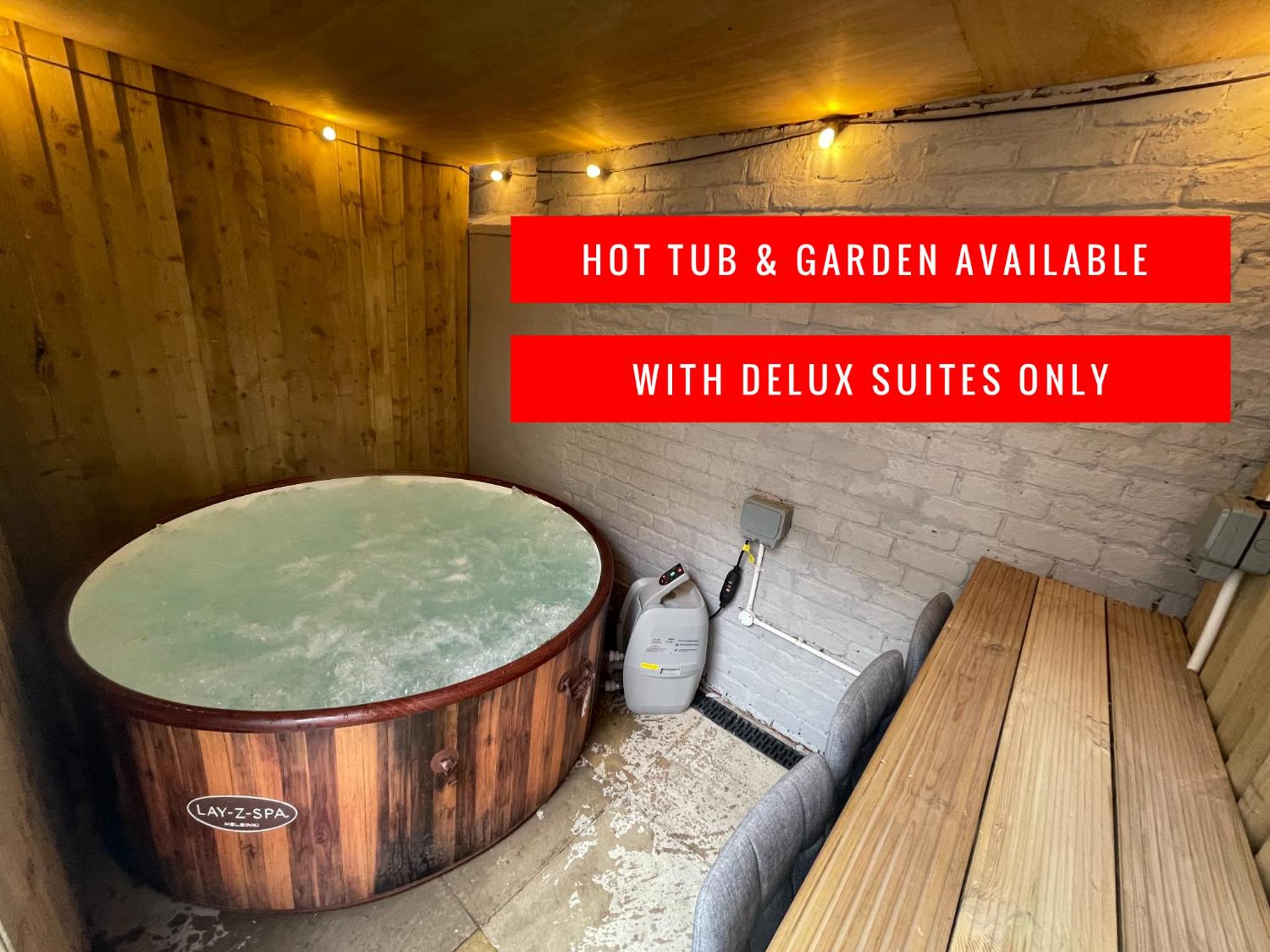 delux suite with spa bath and hot tub garden  - Photo 26