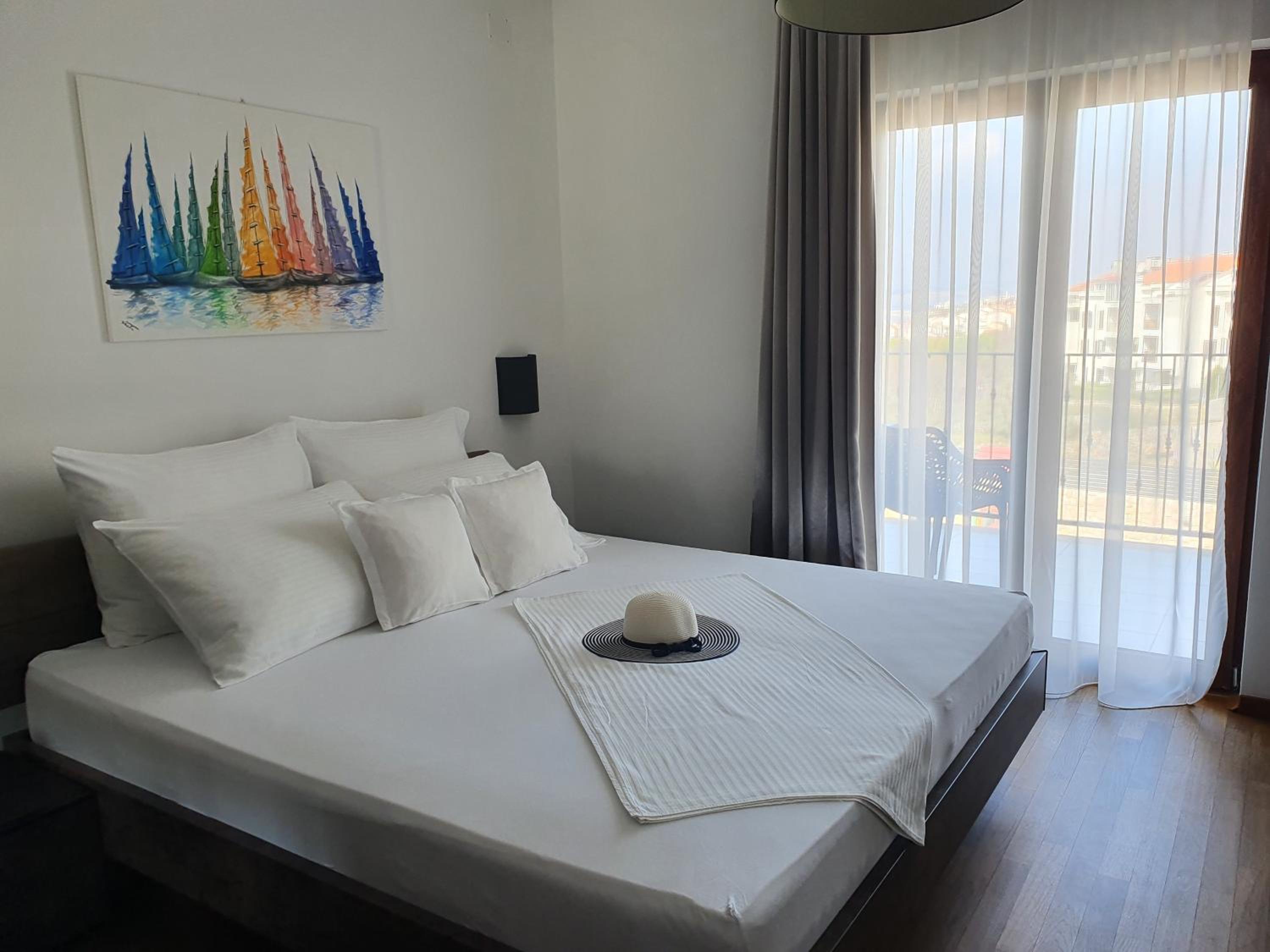 Deluxe Double Room with Balcony and Sea View - Photo 1