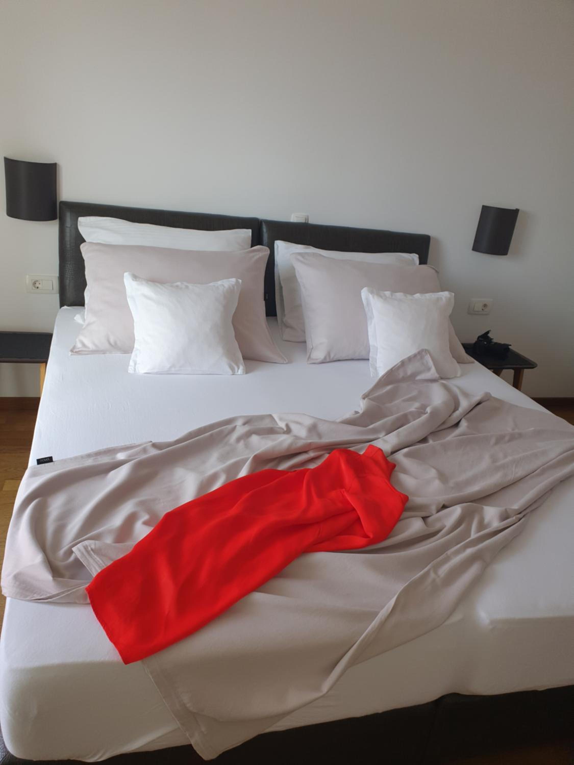 Double or Twin Room - Photo 7