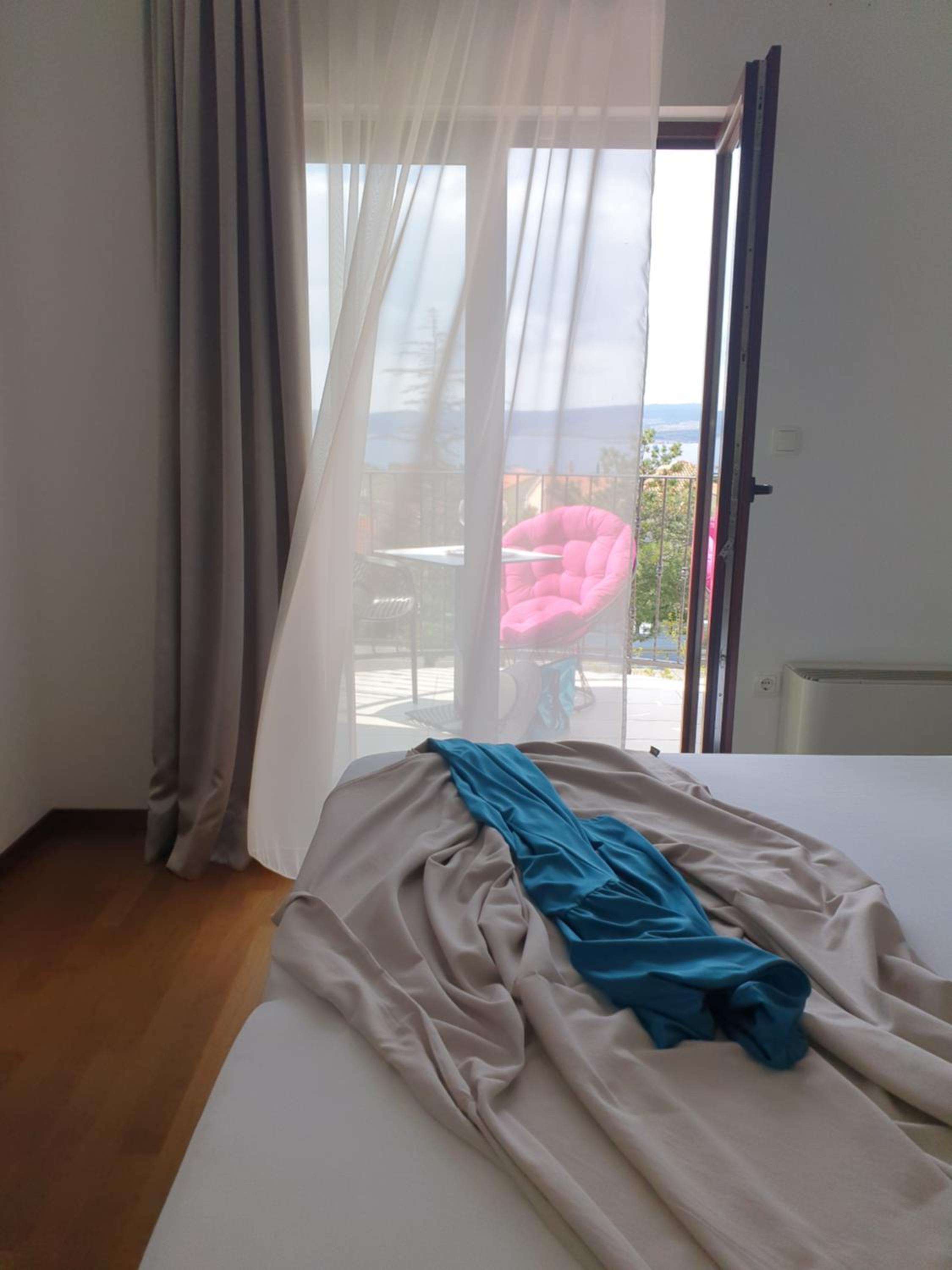 Deluxe Double Room with Balcony and Sea View - Photo 11