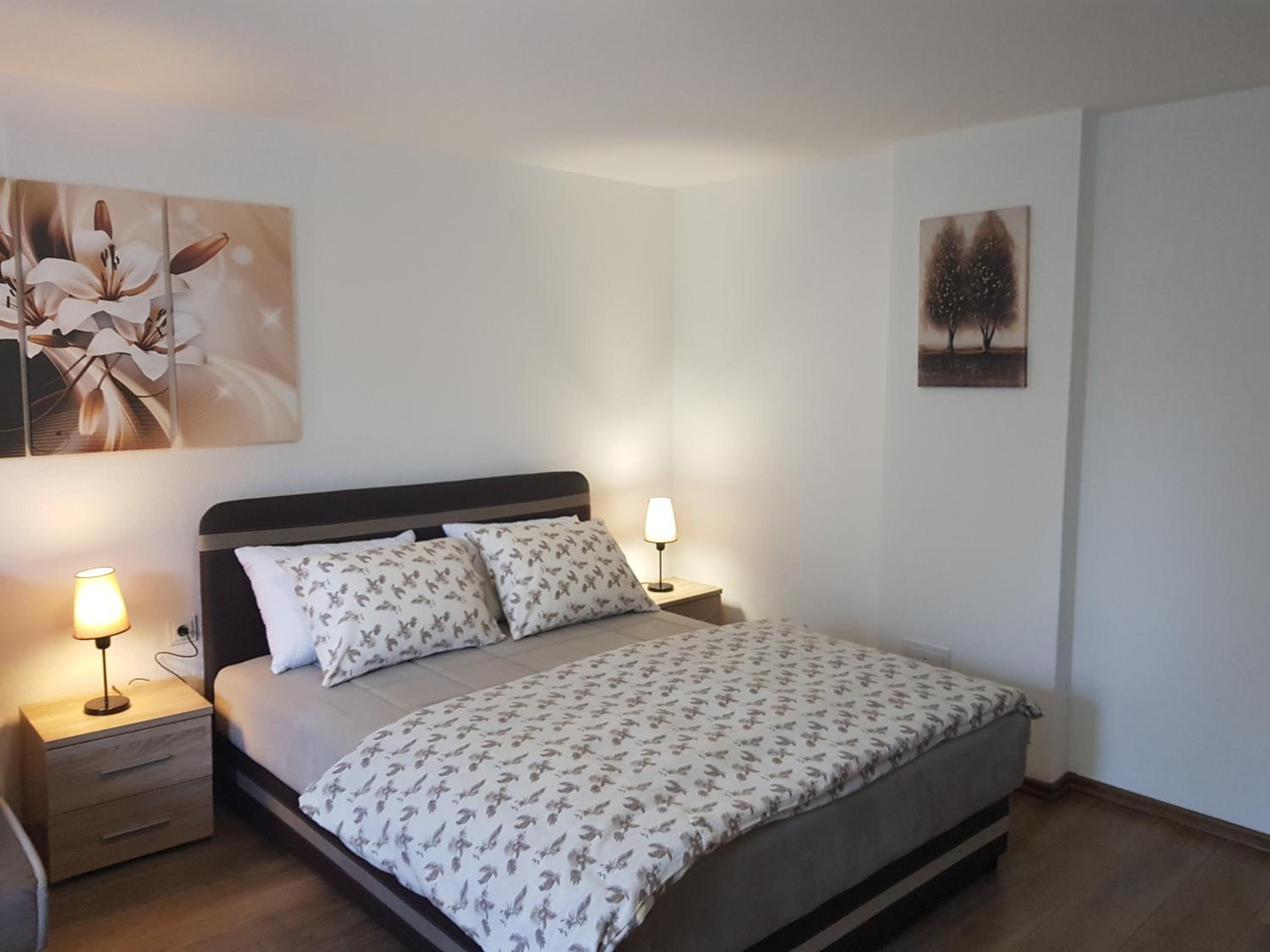 One-Bedroom Apartment photo 1