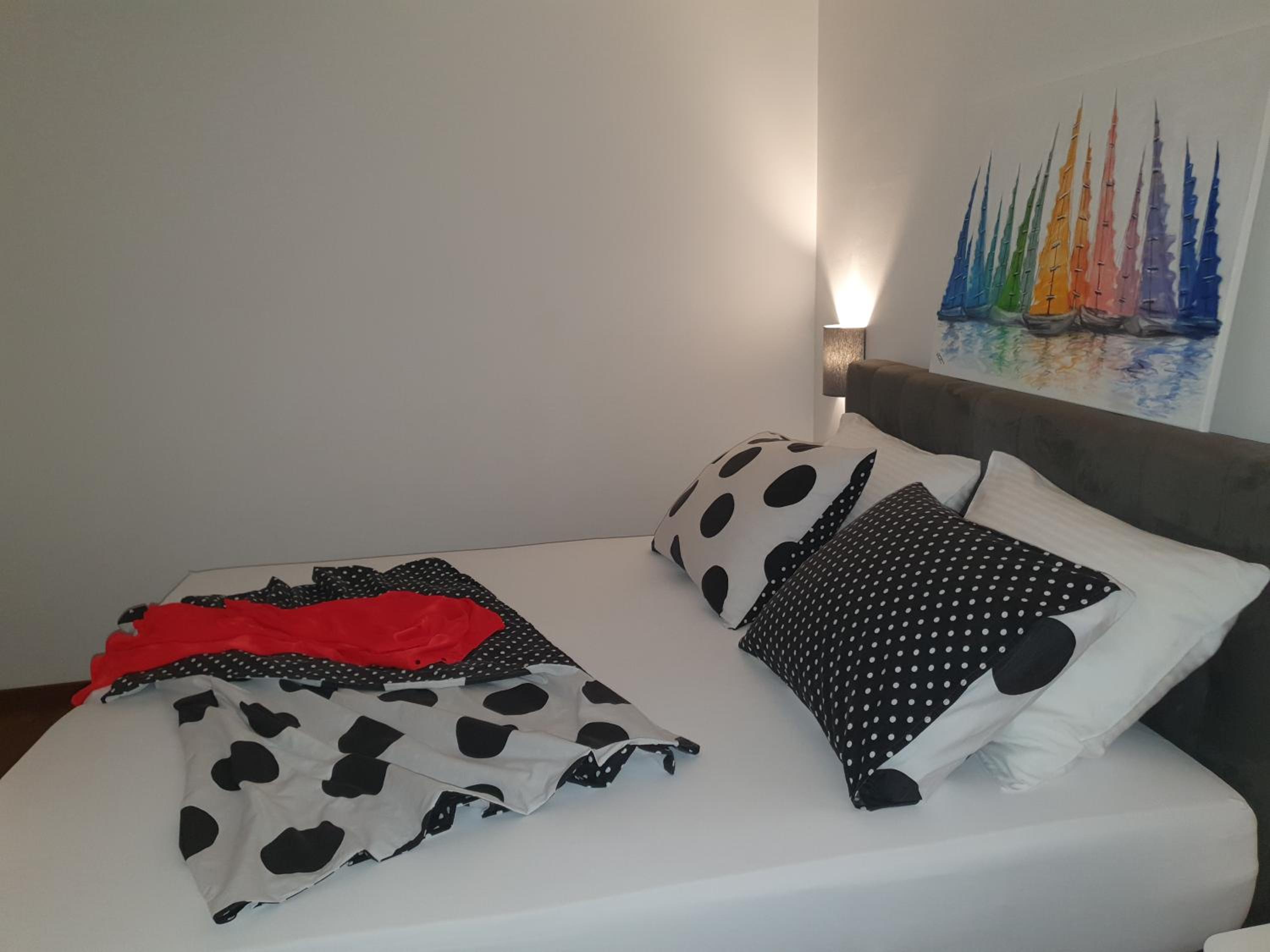 Deluxe Double or Twin Room with Balcony - Photo 6