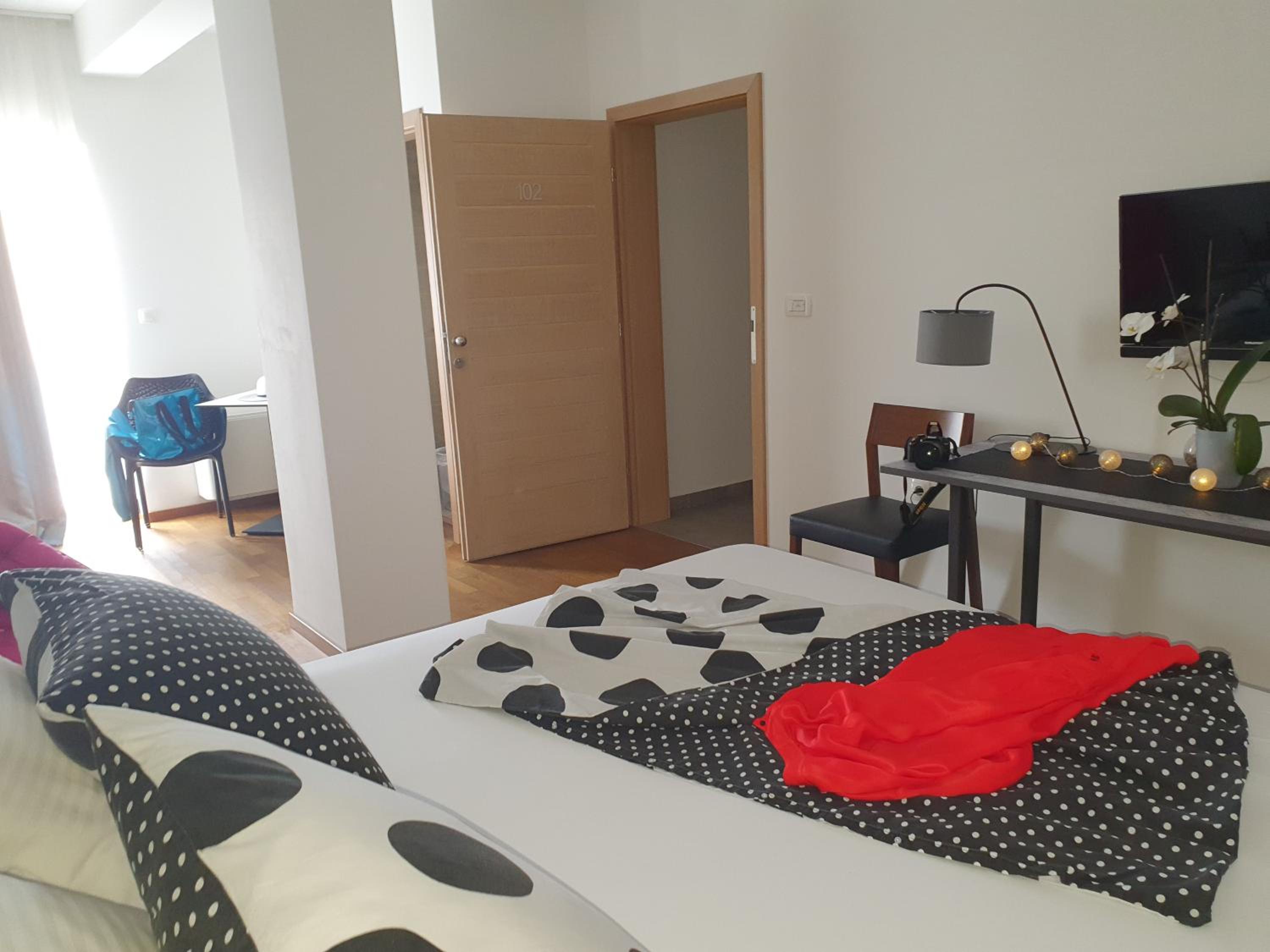 Deluxe Double or Twin Room with Balcony - Photo 7