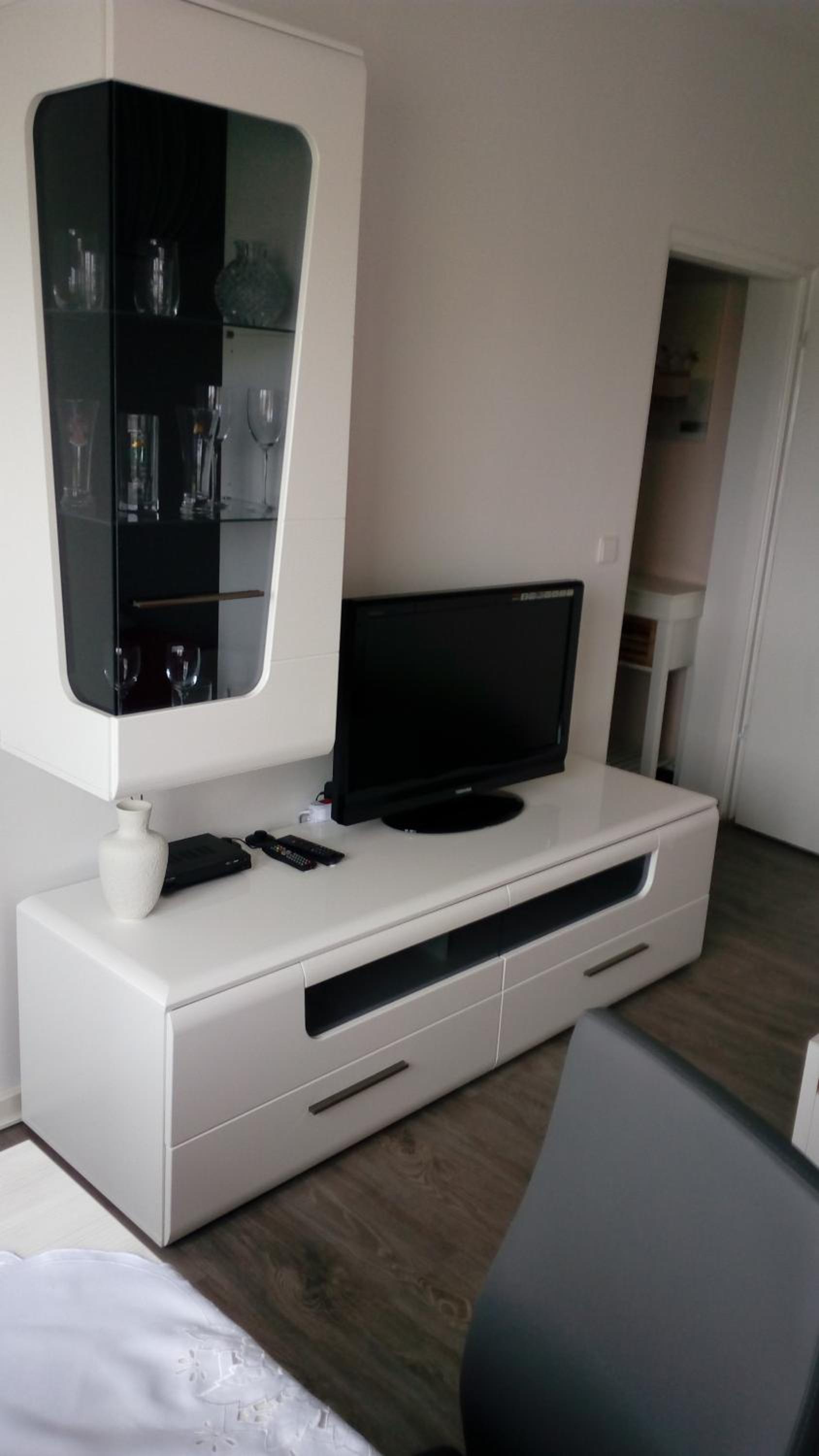 One-Bedroom Apartment - Photo 4
