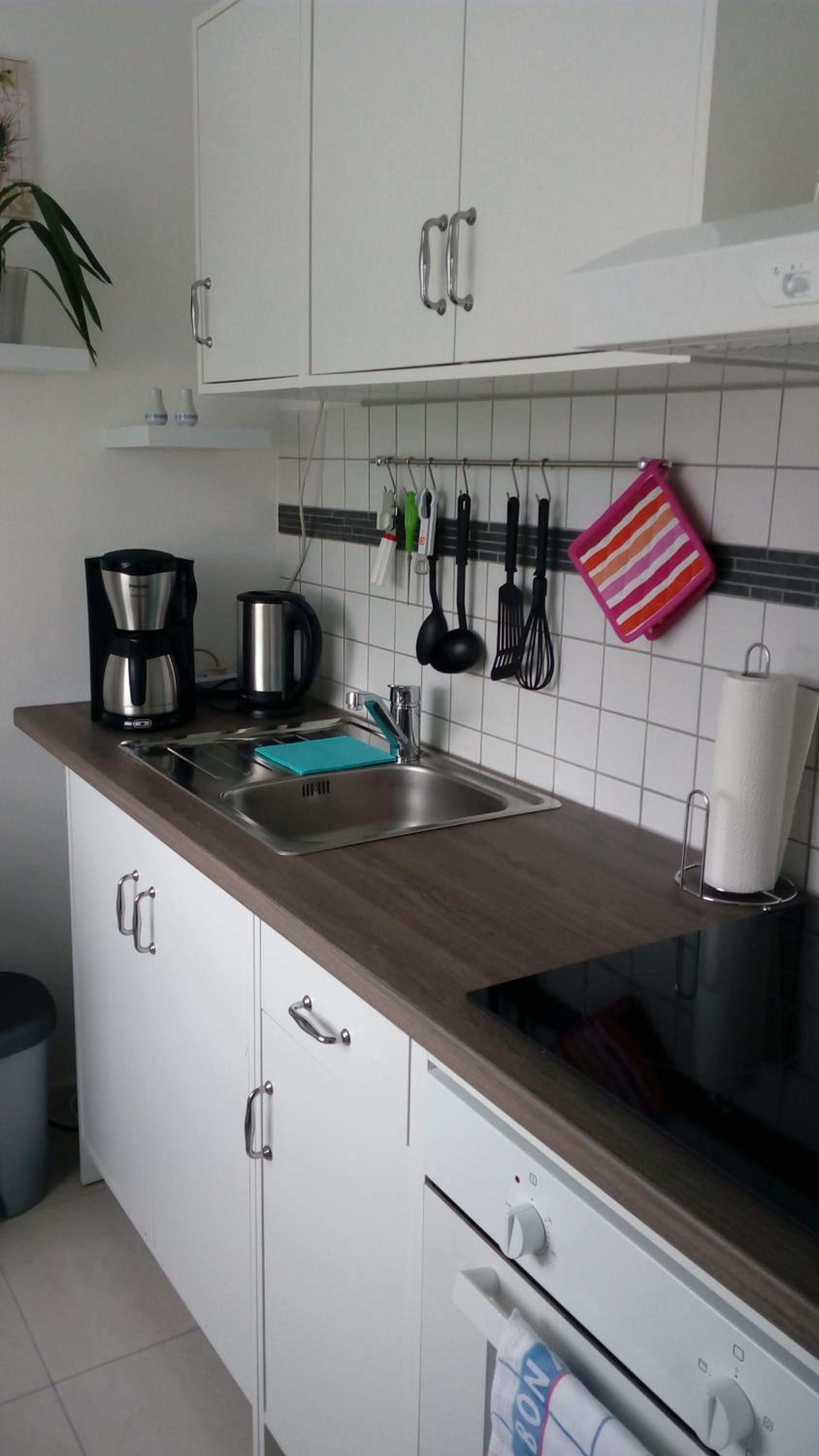 One-Bedroom Apartment - Photo 2