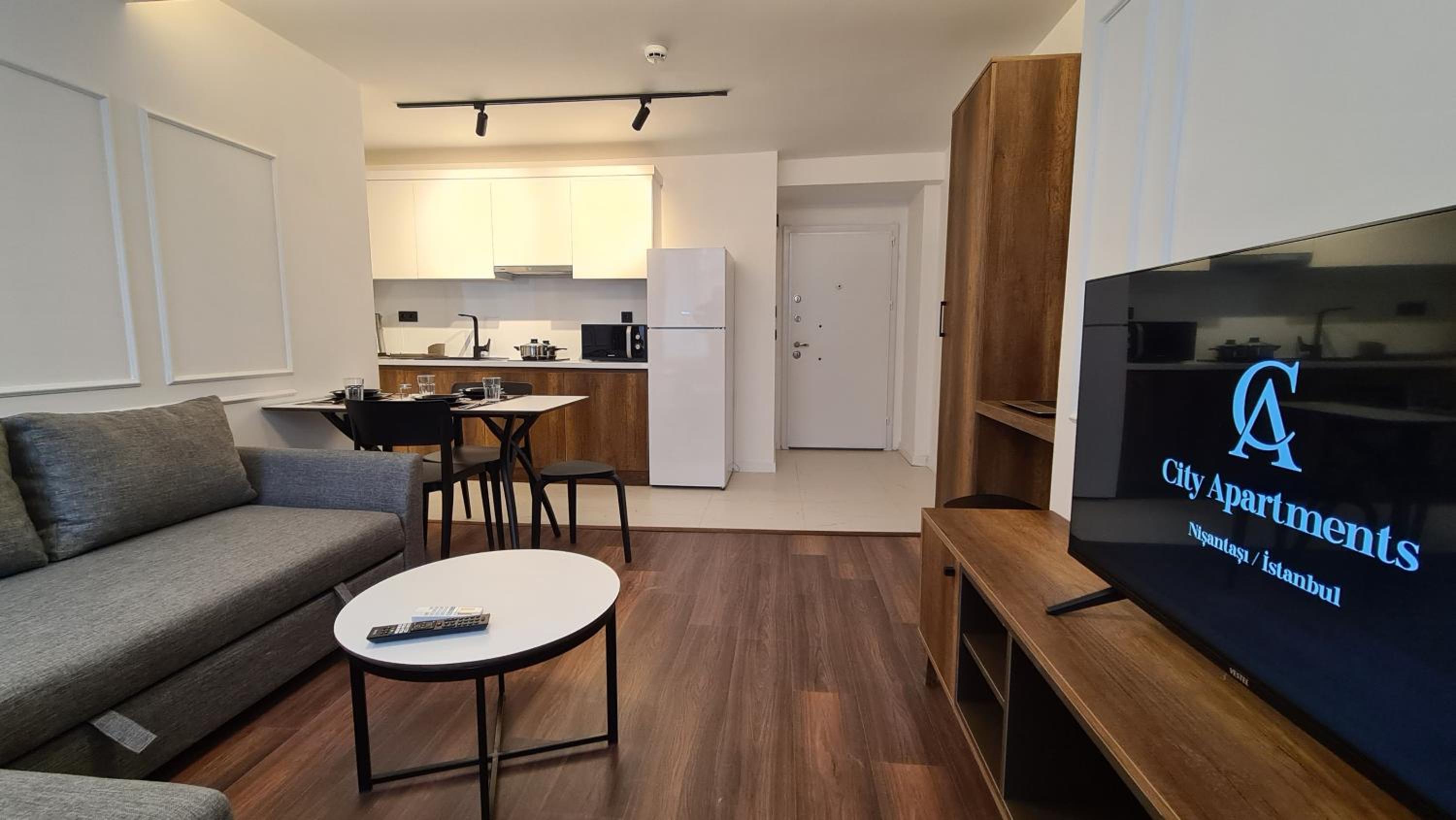 One-Bedroom Apartment photo 2