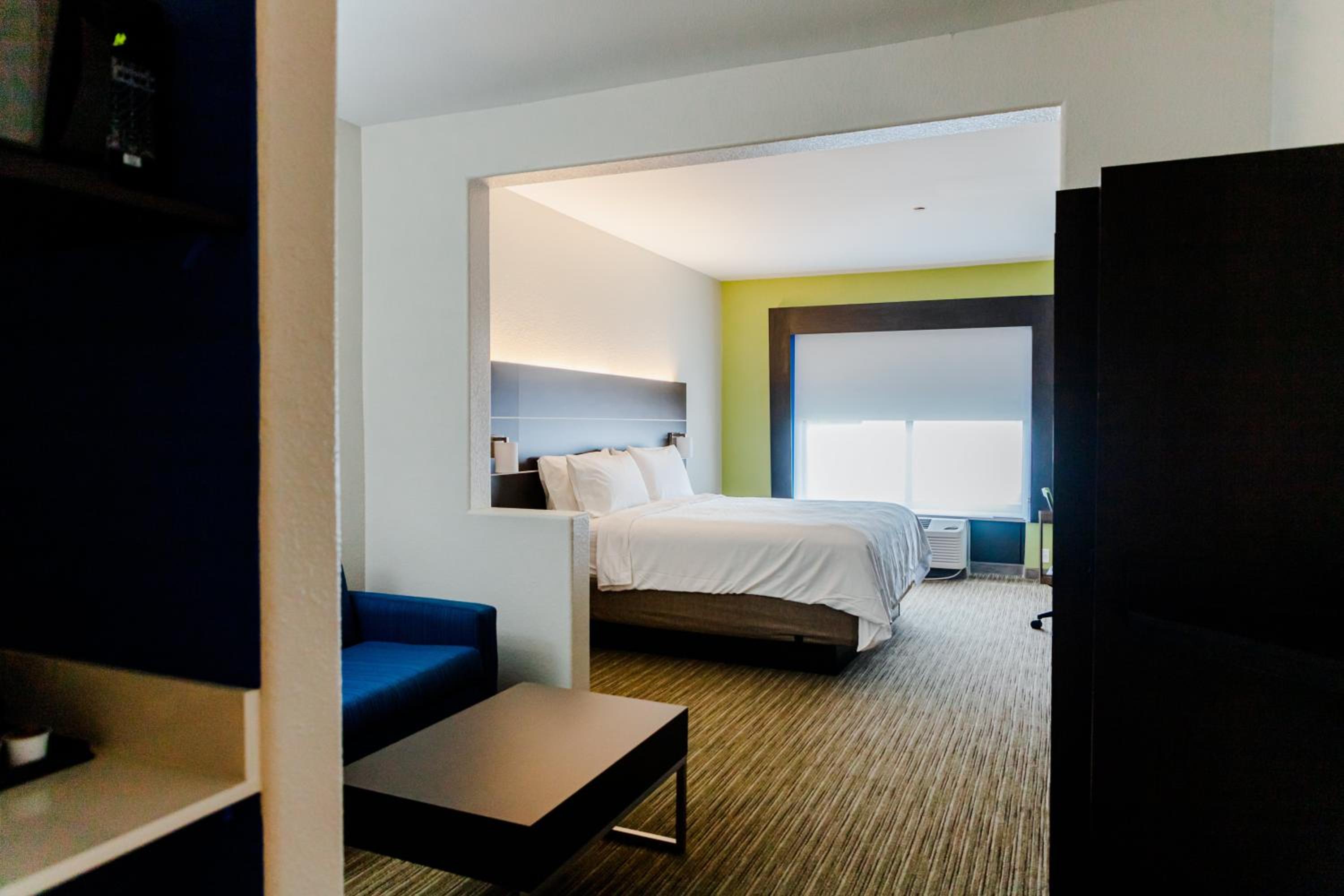 King Suite - Photo 2