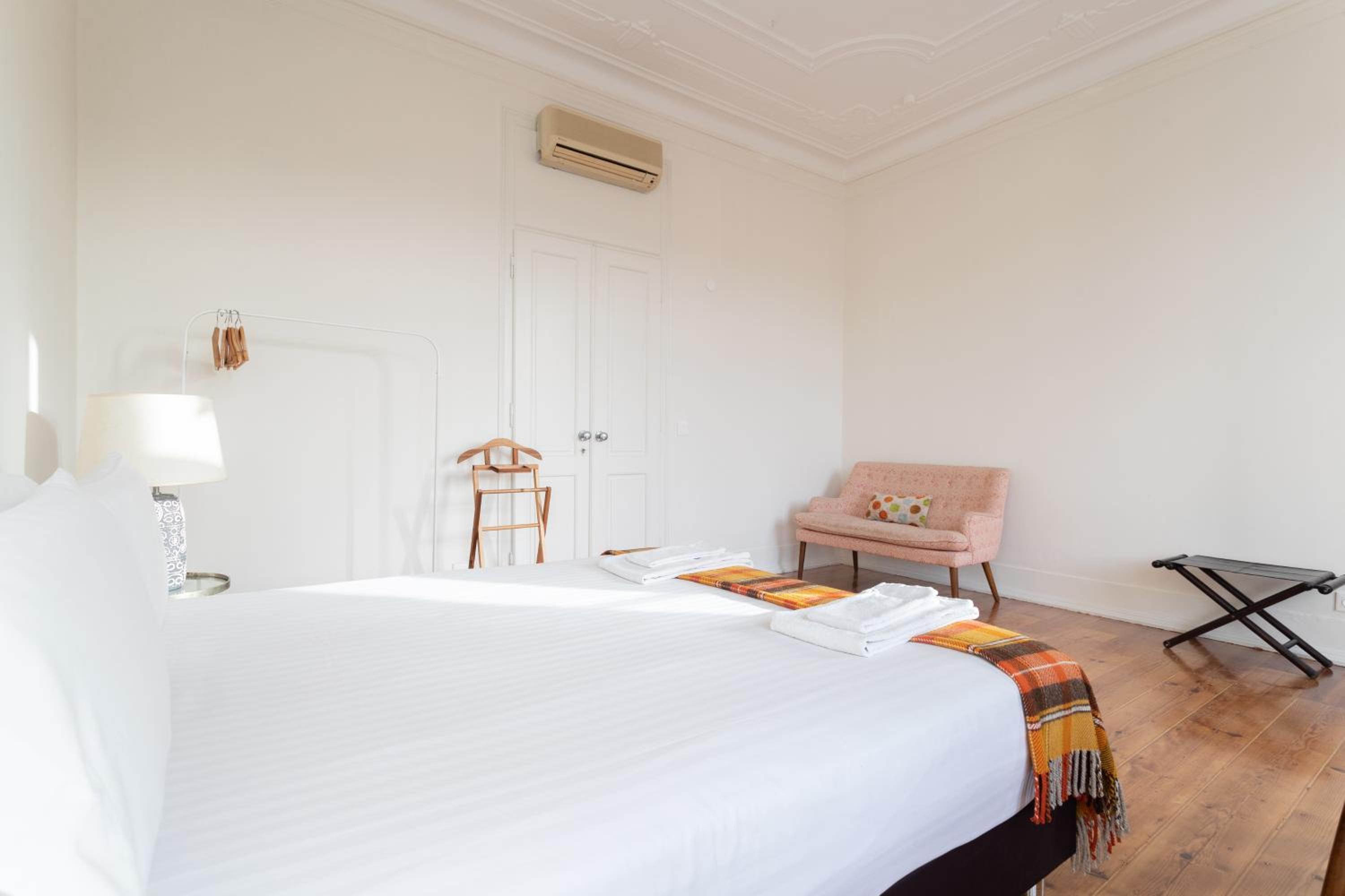 Double Room with Private Bathroom - Photo 5