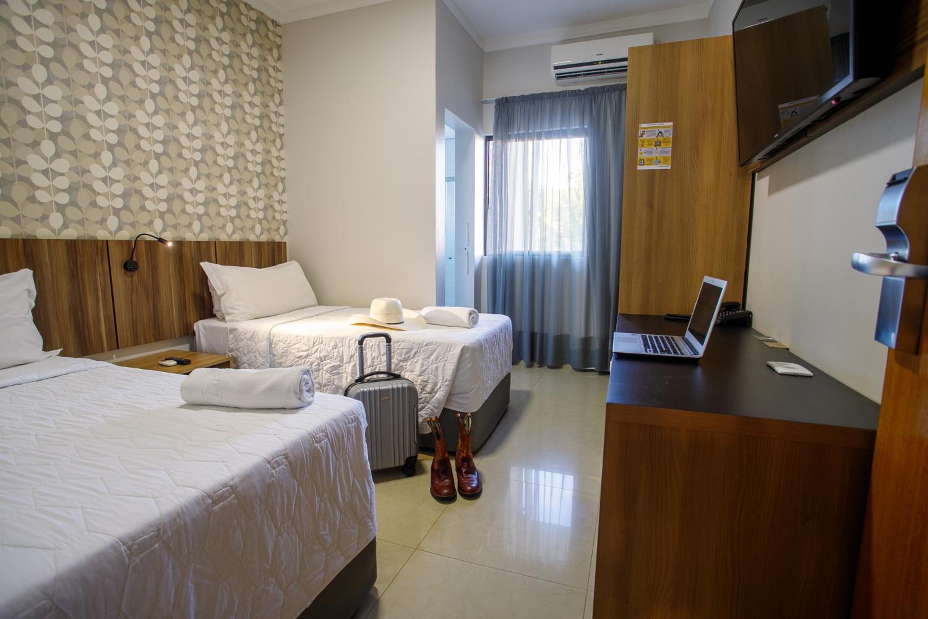 Standard Twin Room photo 3