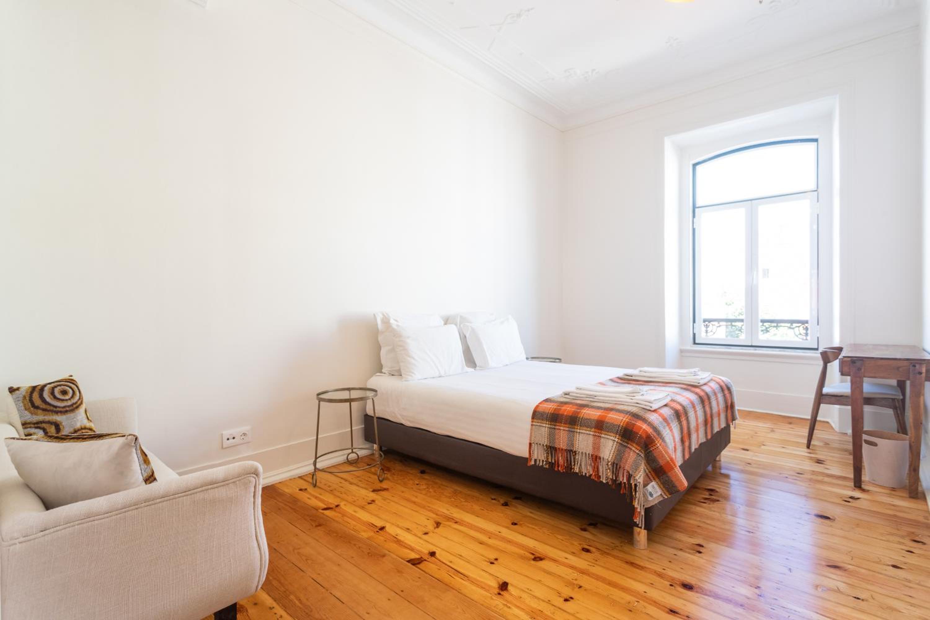 Double Room with Private Bathroom - Photo 11