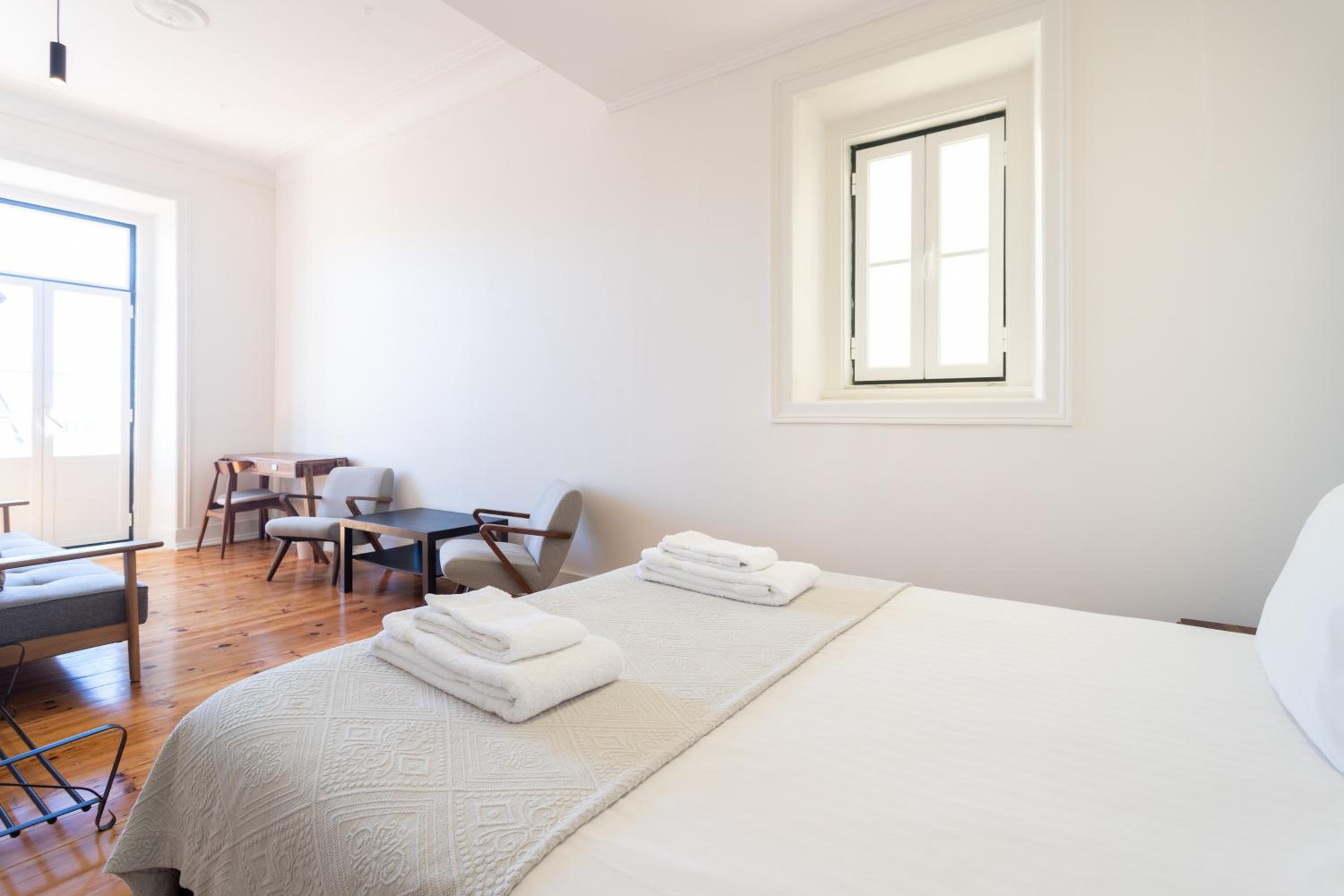 Double Room with Private Bathroom - Photo 17
