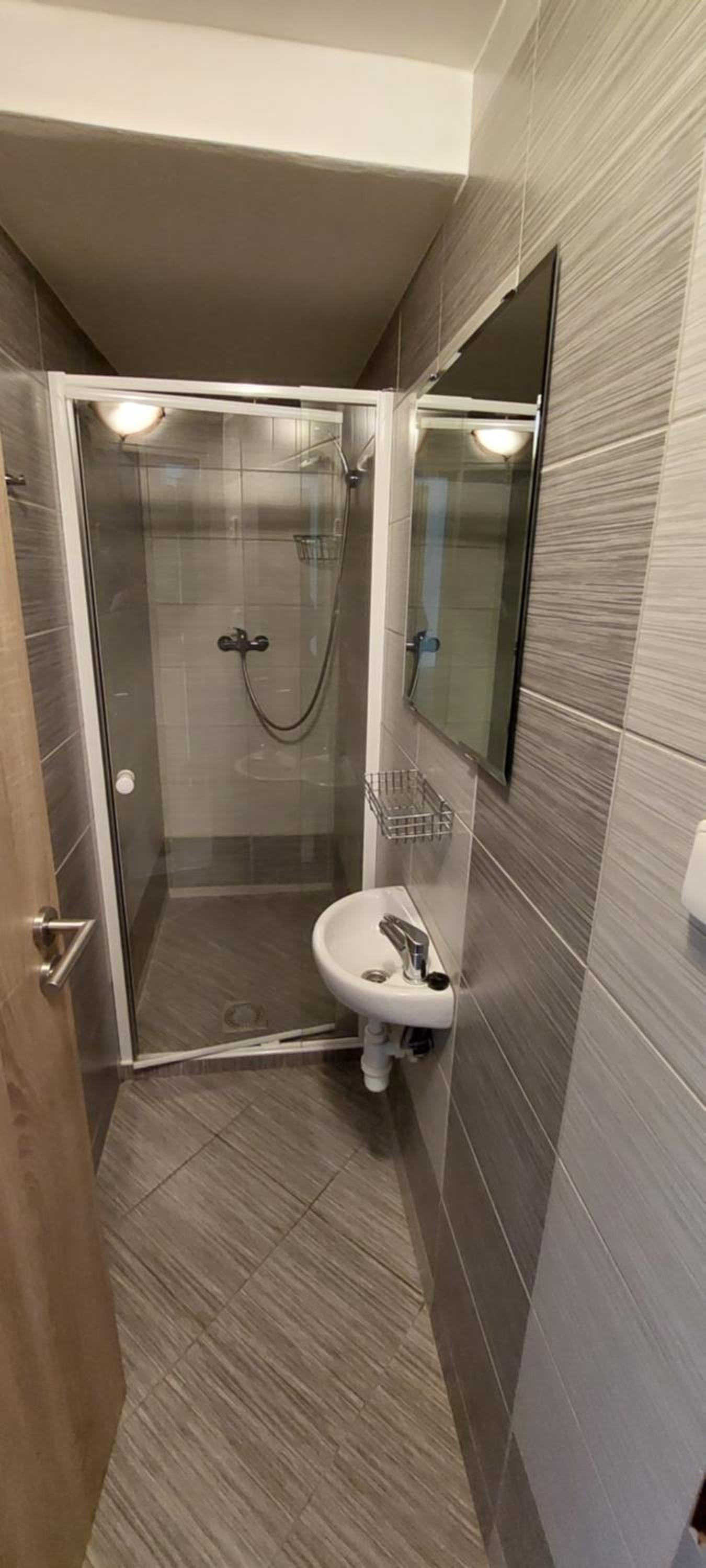 Family Room with Bathroom photo 3